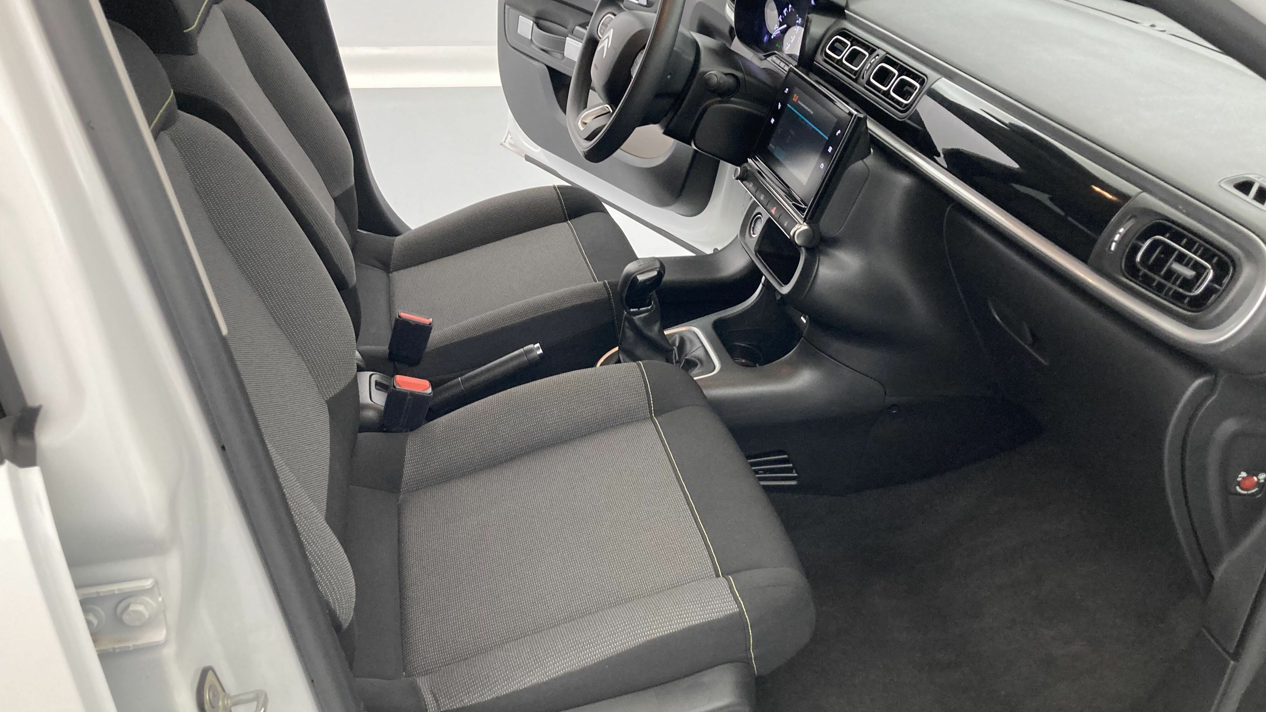 citroen c3 shine 1.2 PURETECH 83 2023 blanco banquise / negro 15