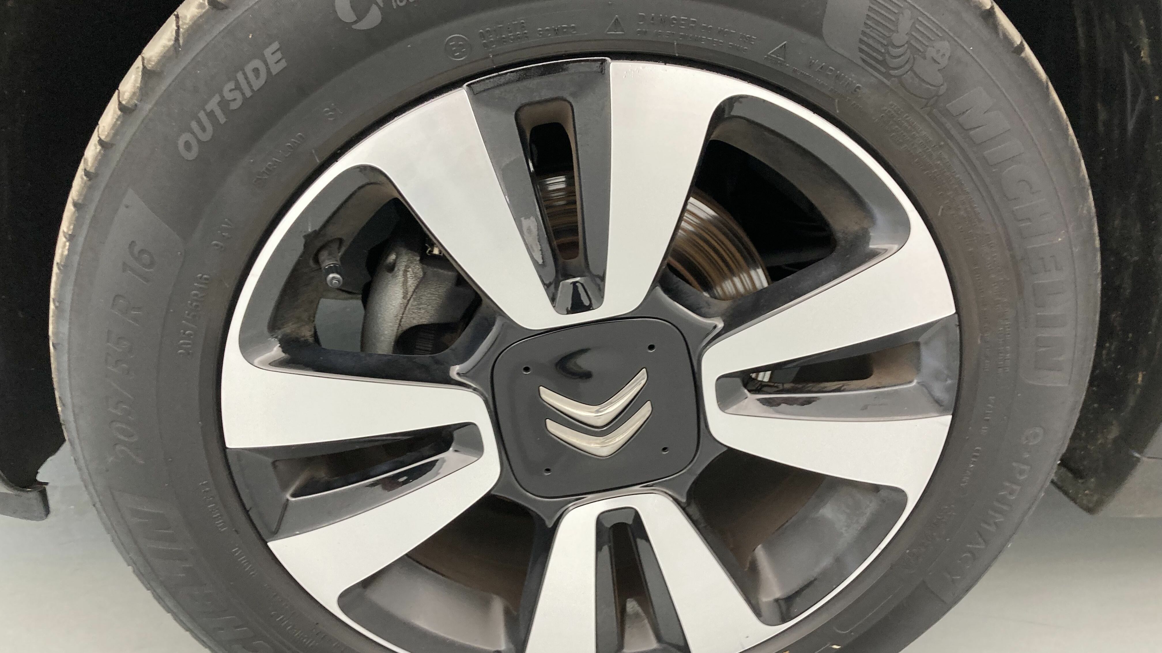 citroen c3 shine 1.2 PURETECH 83 2023 blanco banquise / negro 25