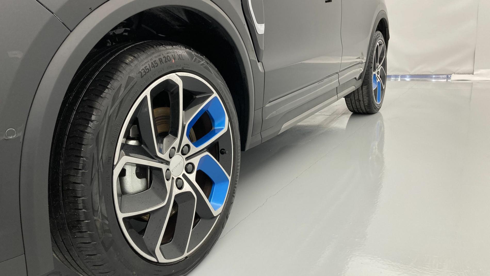 lynk&co 1 nv 1.5 PHEV 261 2022 black 24