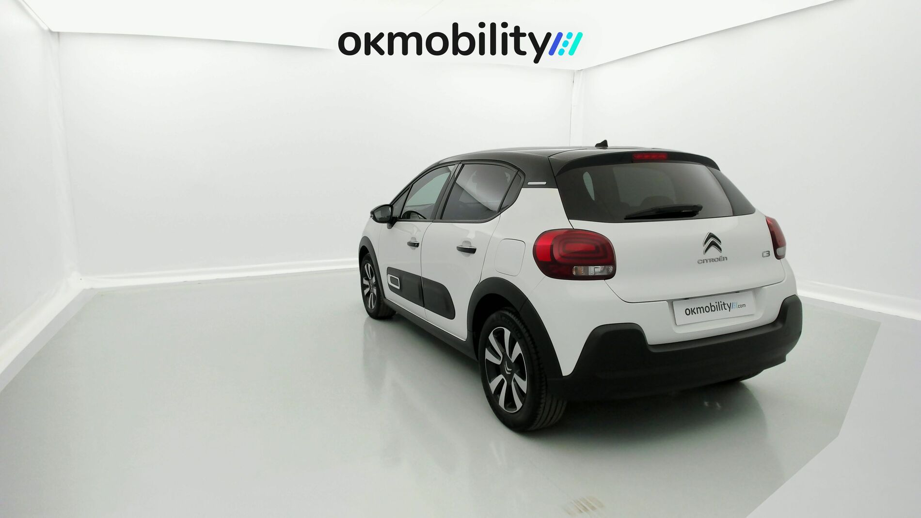 citroen c3 shine 1.2 PURETECH 83 2023 blanco banquise / negro 10