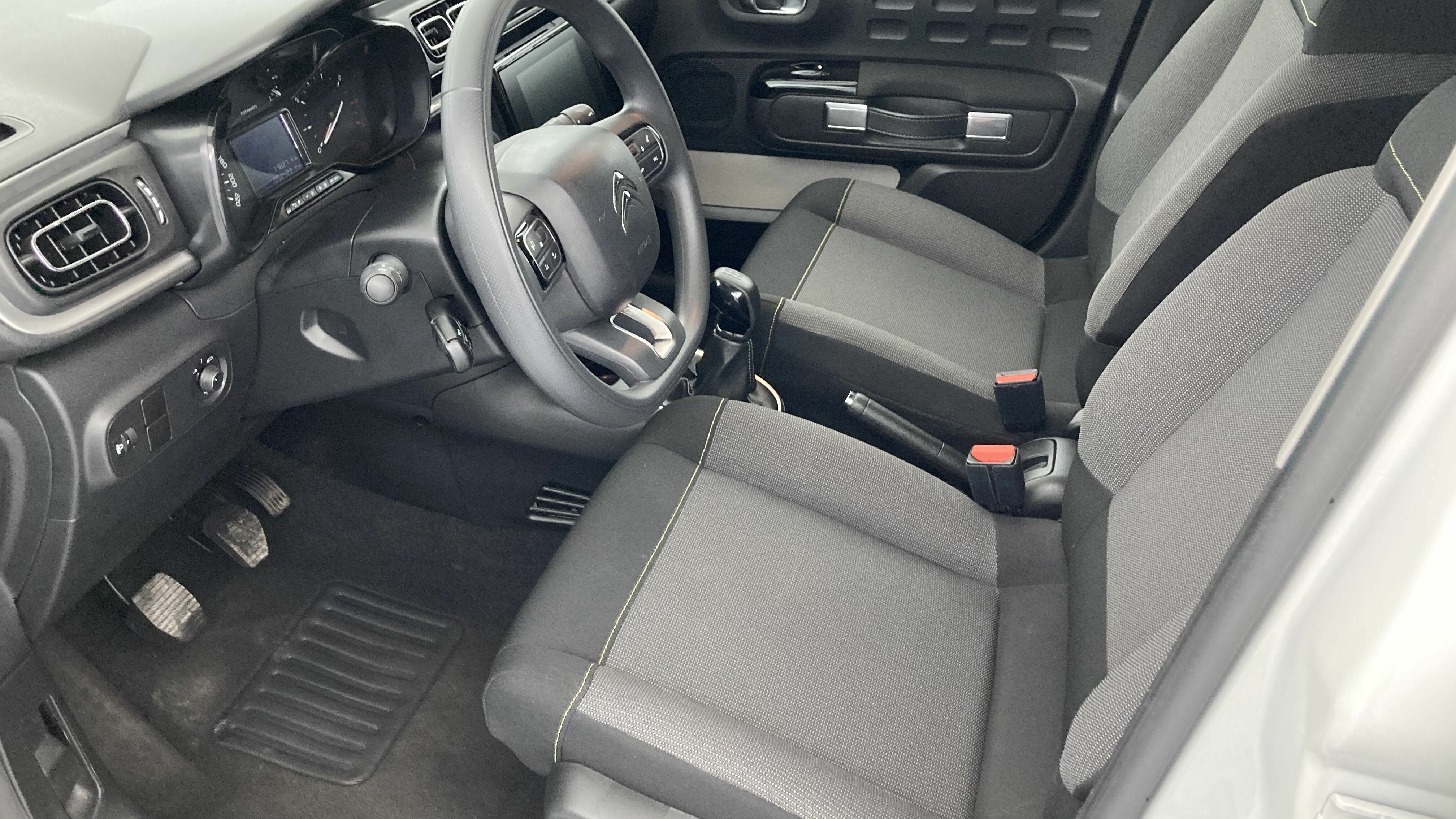 citroen c3 shine 1.2 PURETECH 83 2023 blanco banquise / negro 15