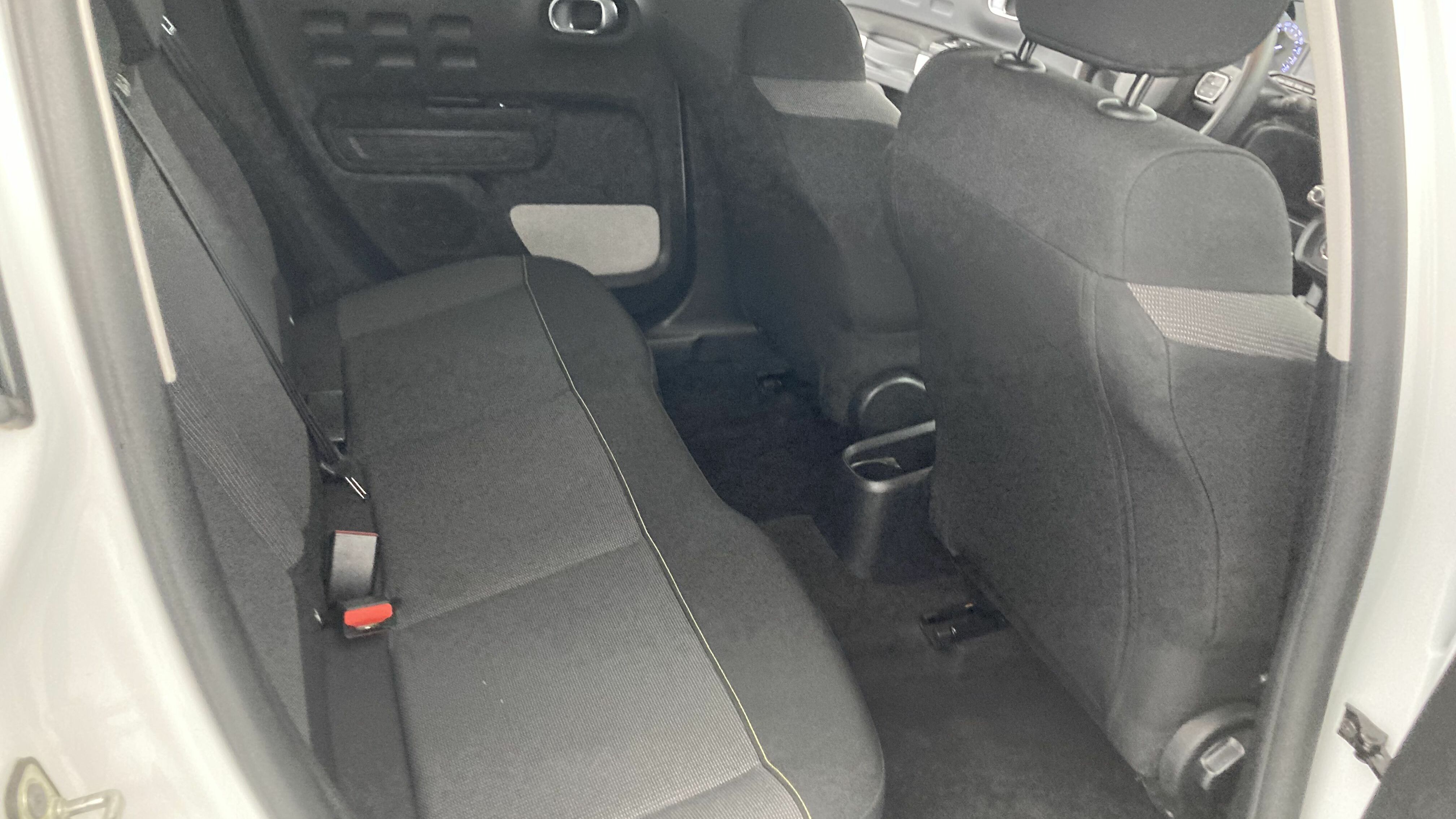 citroen c3 shine 1.2 PURETECH 83 2023 blanco banquise / negro 18