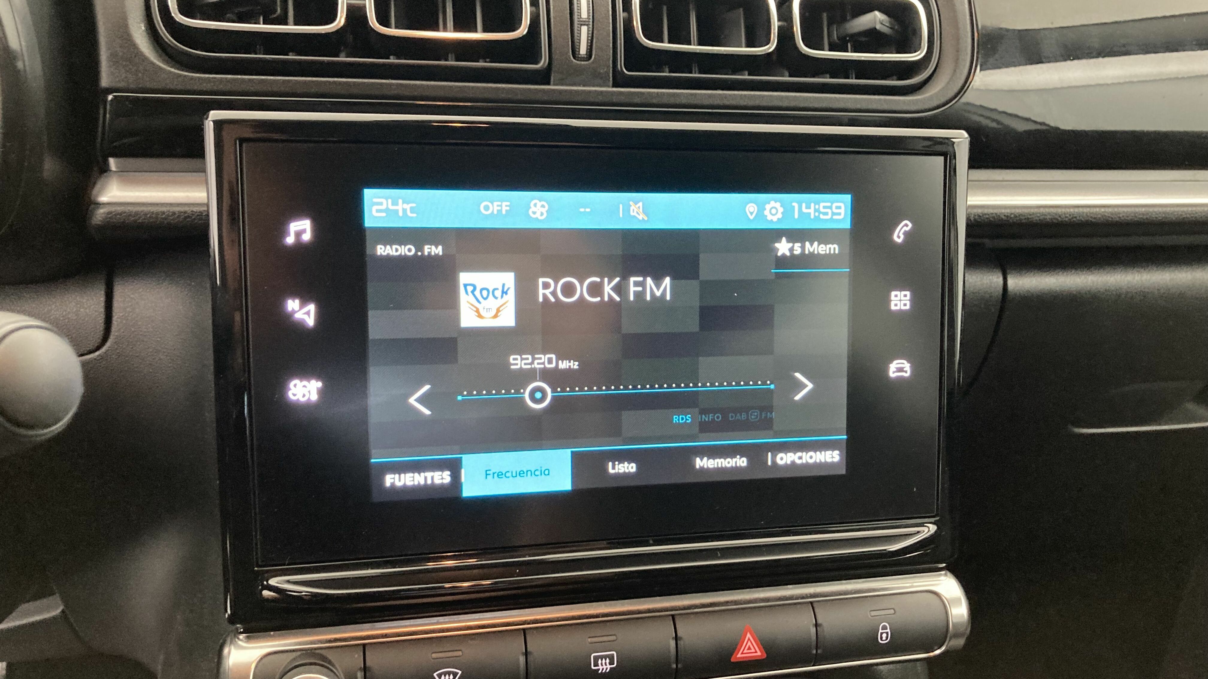 citroen c3 shine 1.2 PURETECH 83 2023 blanco banquise / negro 19