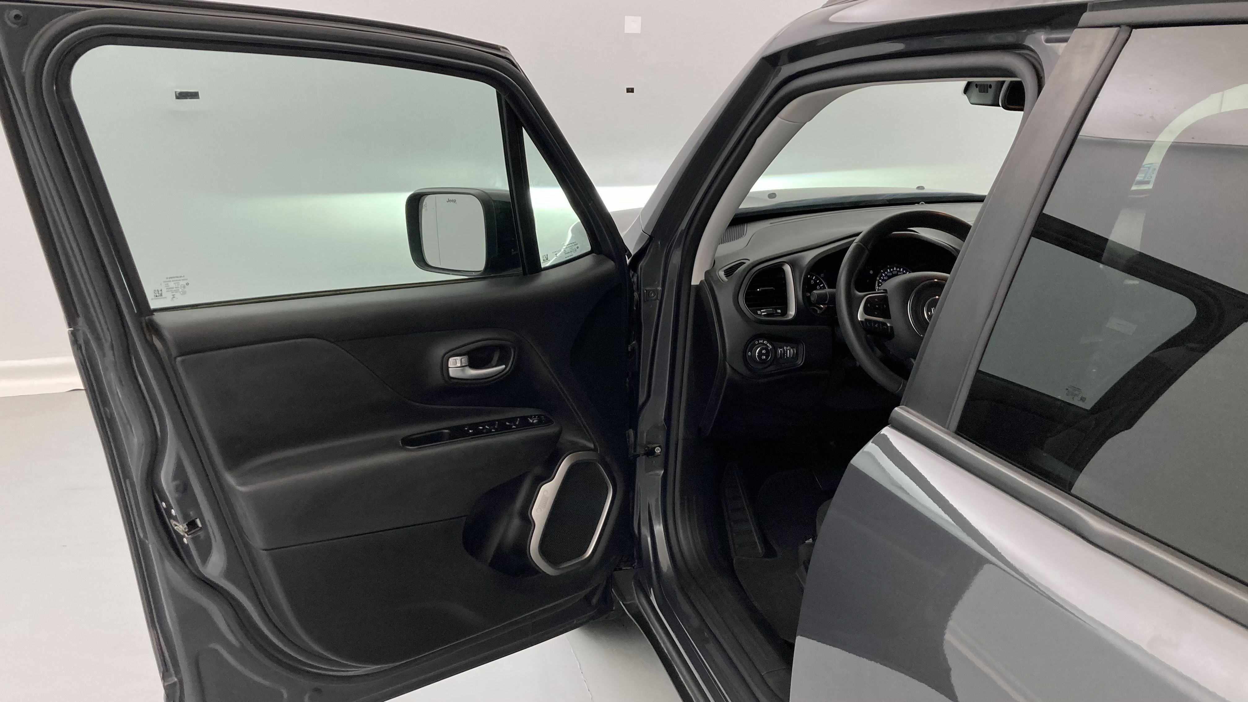 jeep renegade limited 1.5 TURBO 130 DCT 2023 gris grafito 13
