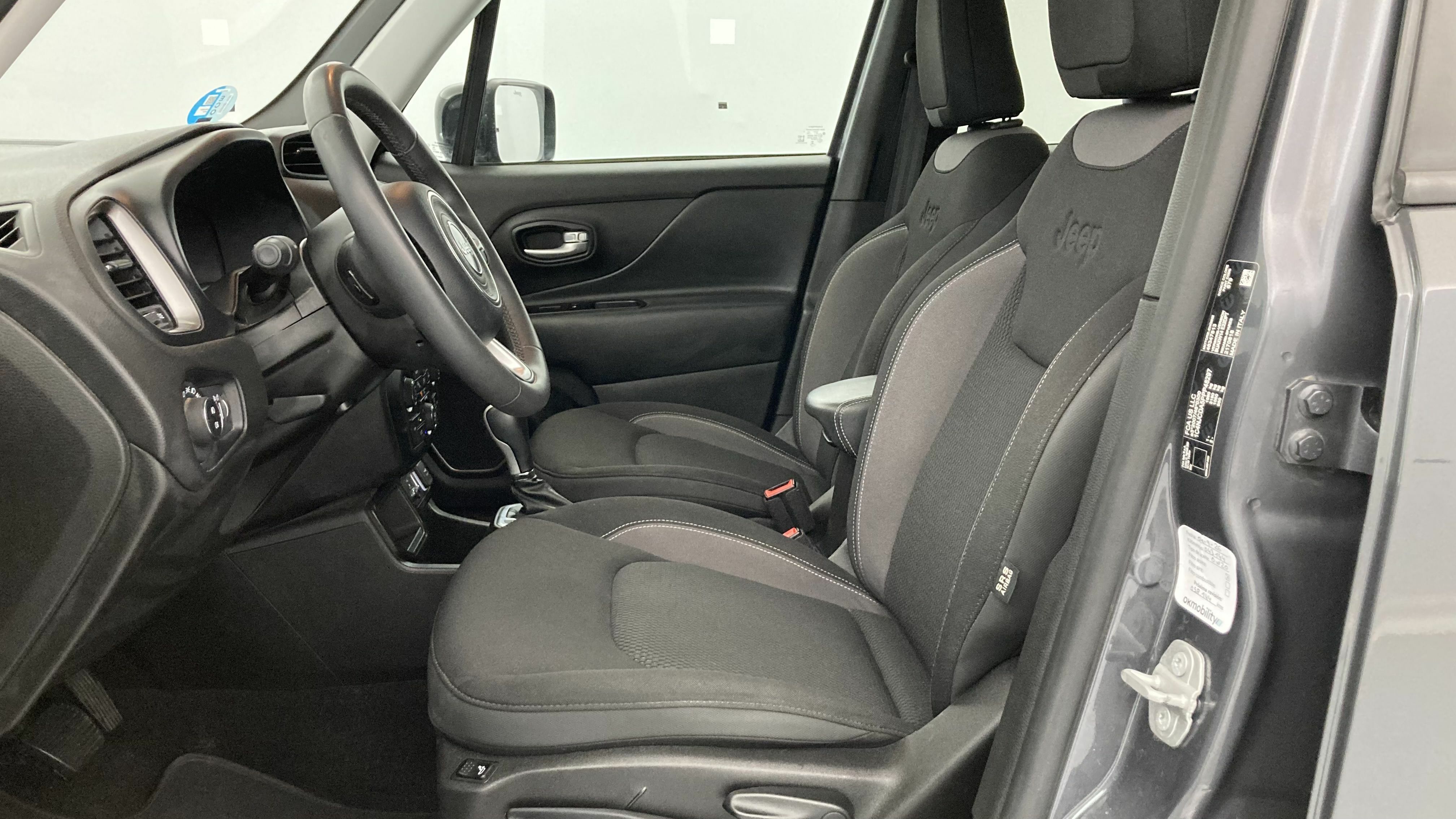 jeep renegade limited 1.5 TURBO 130 DCT 2023 gris grafito 14