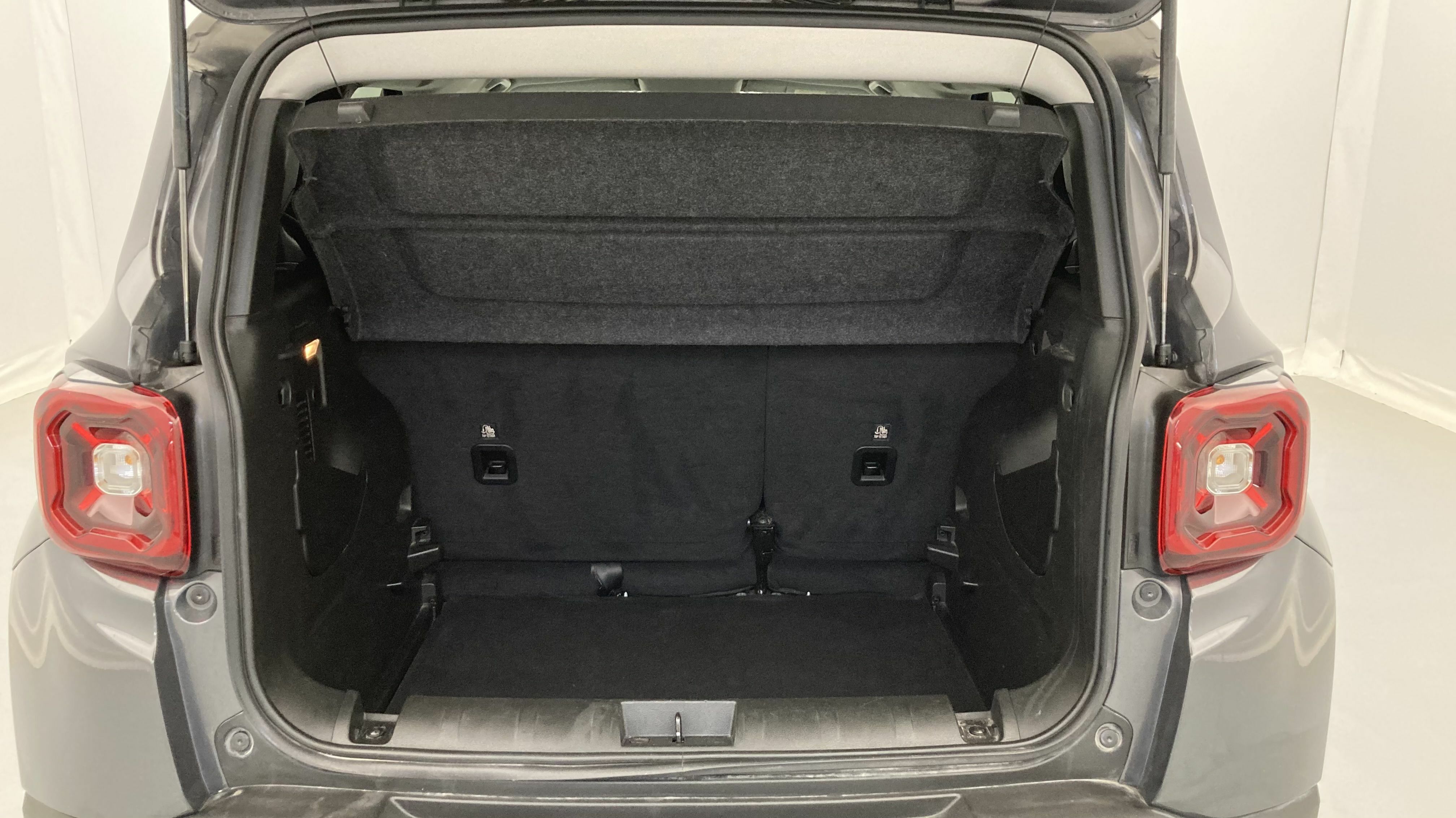 jeep renegade limited 1.5 TURBO 130 DCT 2023 gris grafito 24