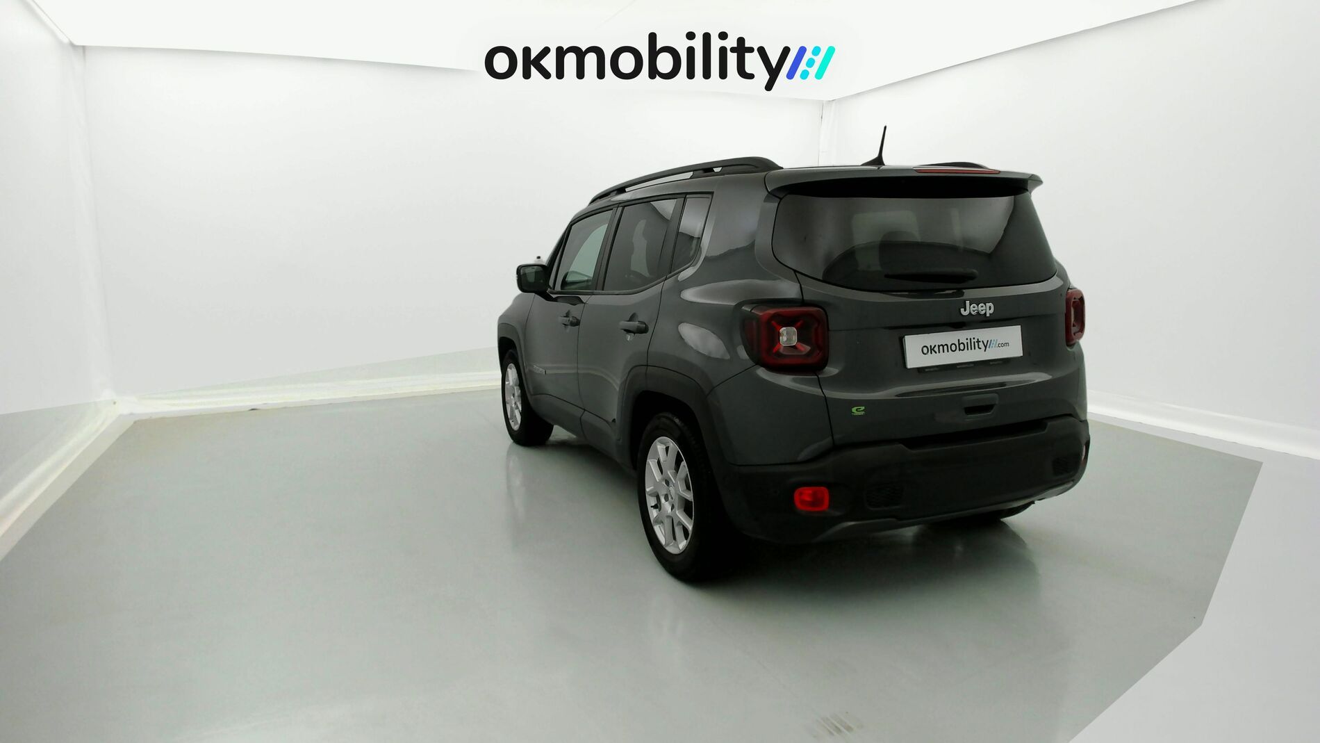 jeep renegade limited 1.5 TURBO 130 DCT 2023 gris grafito 9