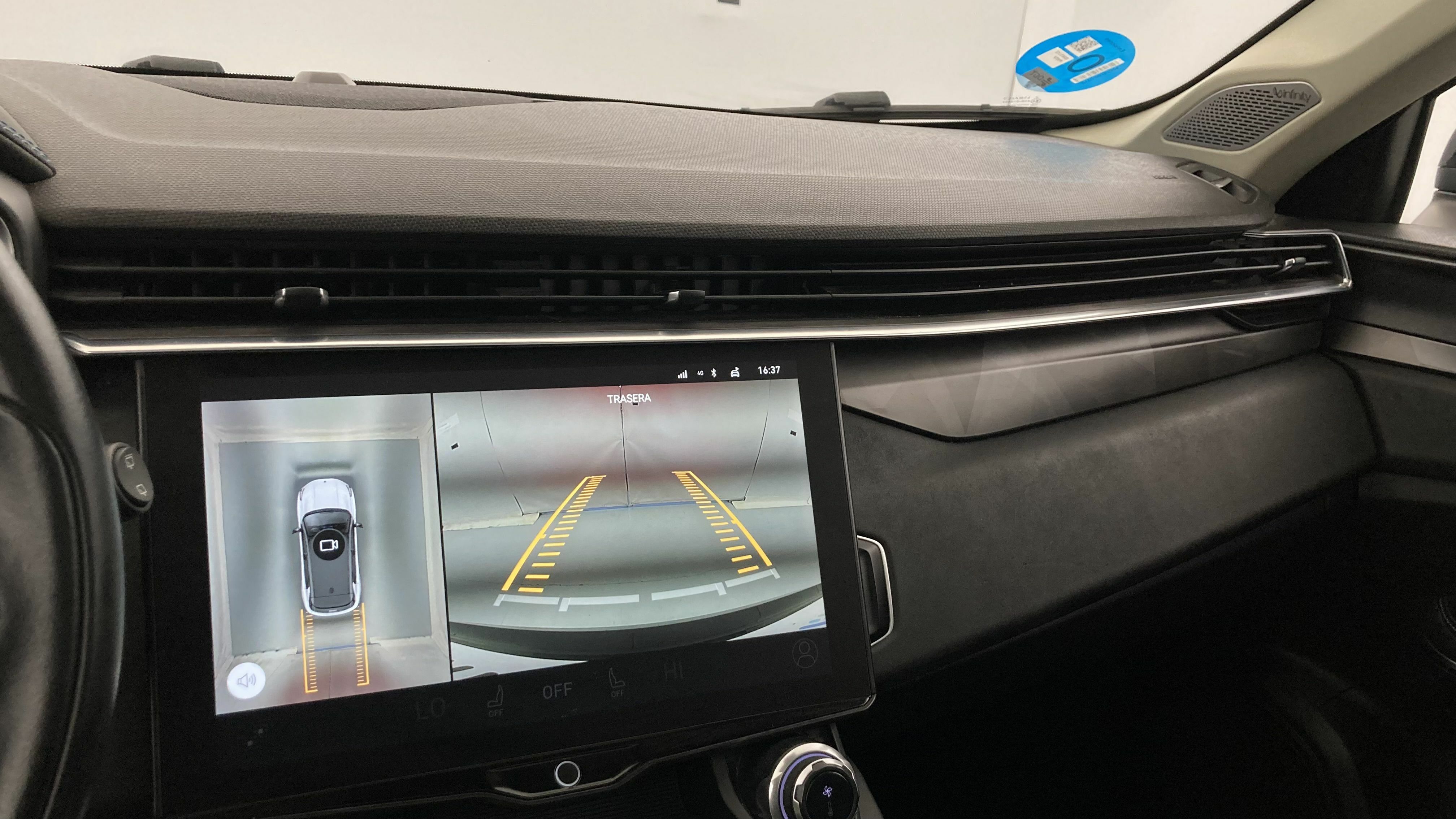 lynk&co 1 nv 1.5 PHEV 261 2022 black 18