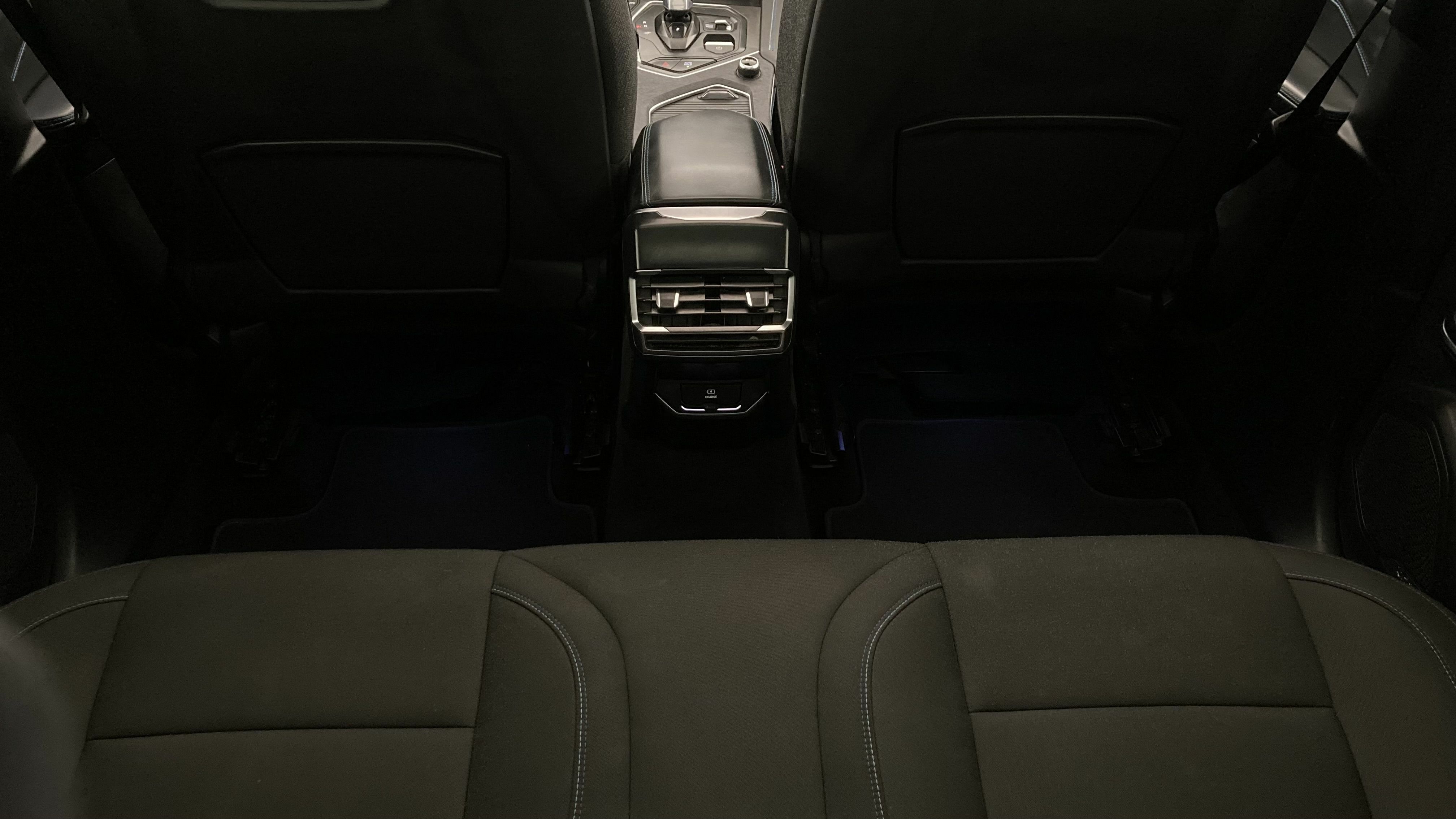 lynk&co 1 nv 1.5 PHEV 261 2022 black 21