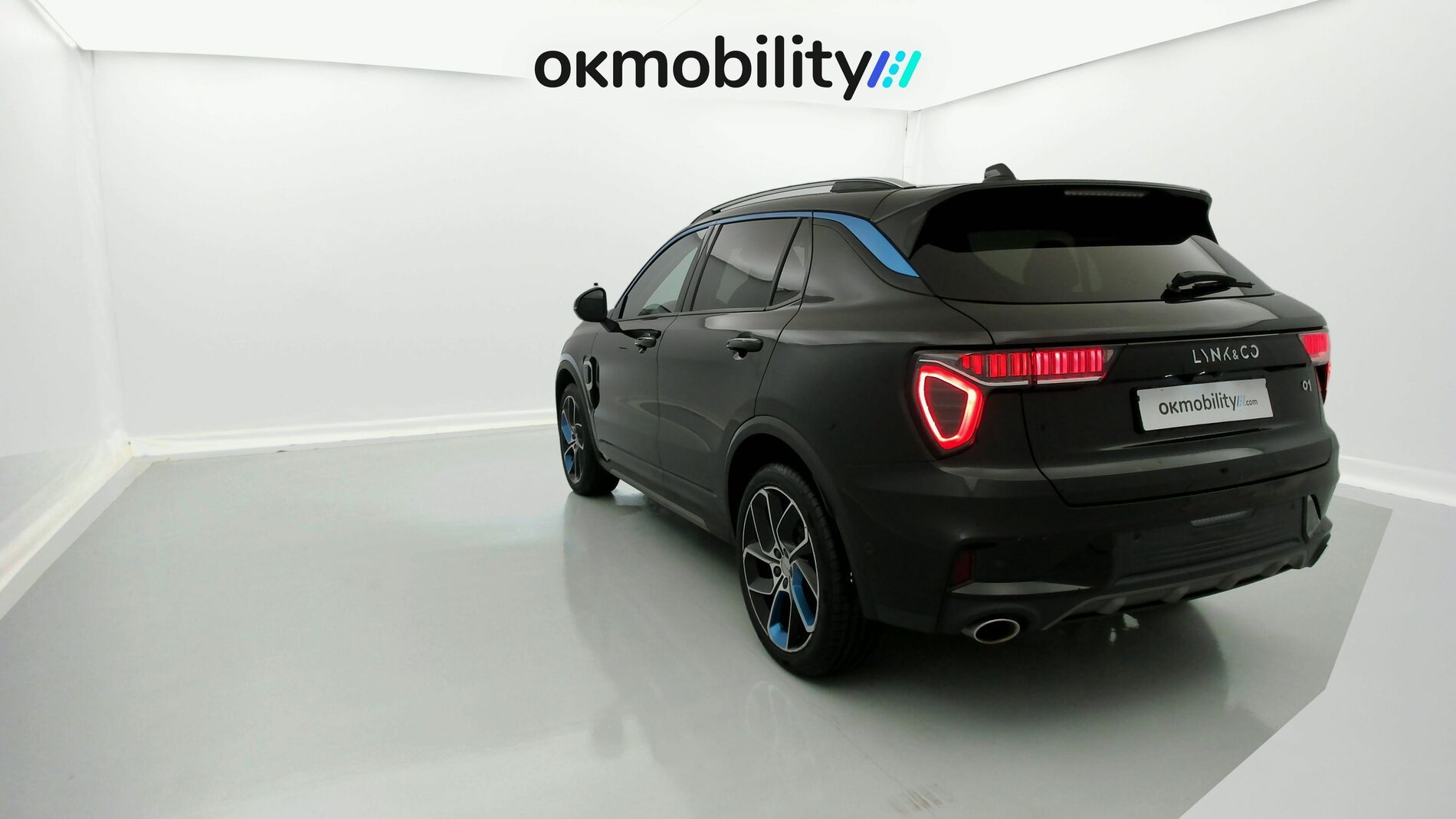 lynk&co 1 nv 1.5 PHEV 261 2022 black 8