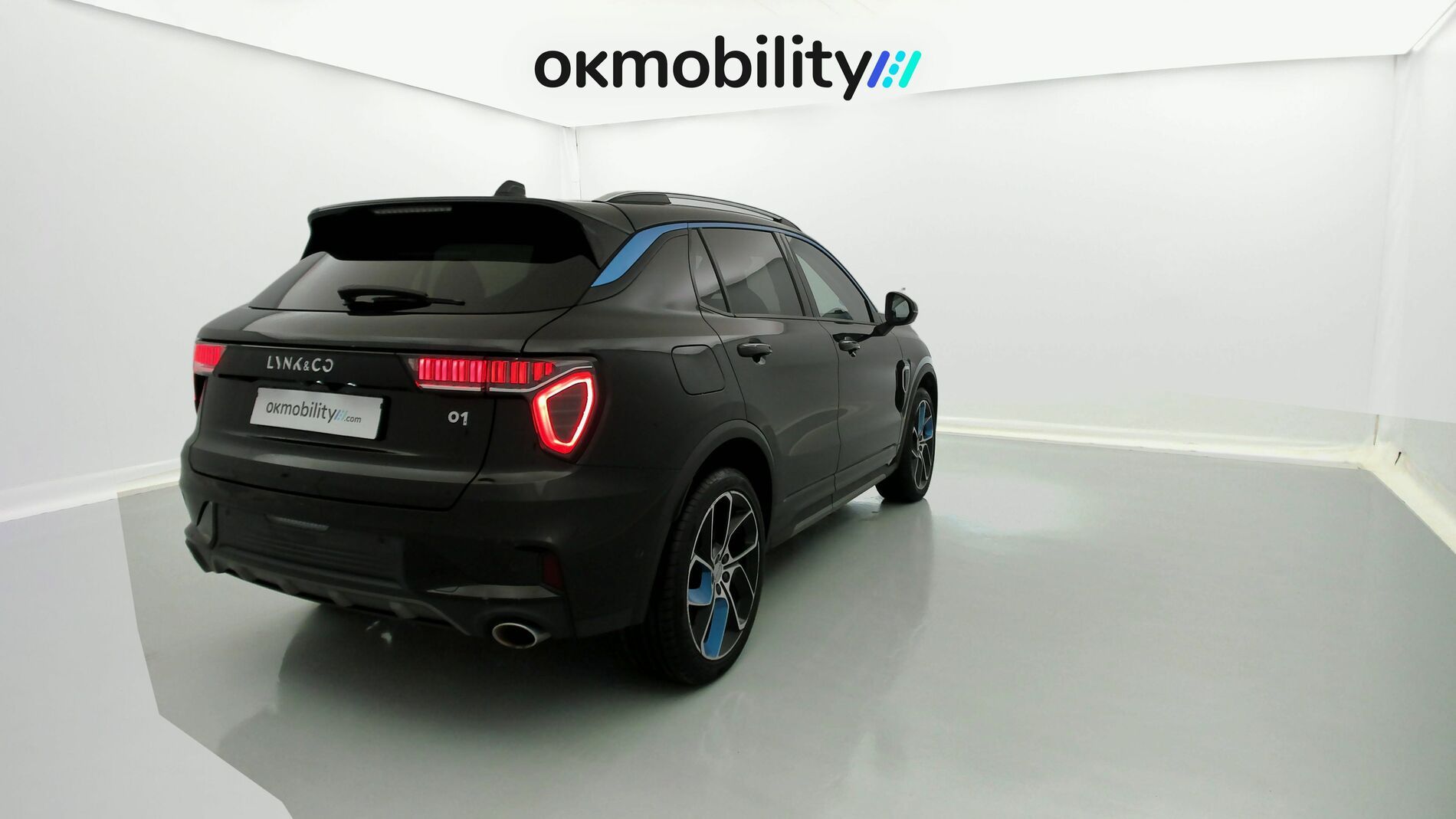 lynk&co 1 nv 1.5 PHEV 261 2022 black 10