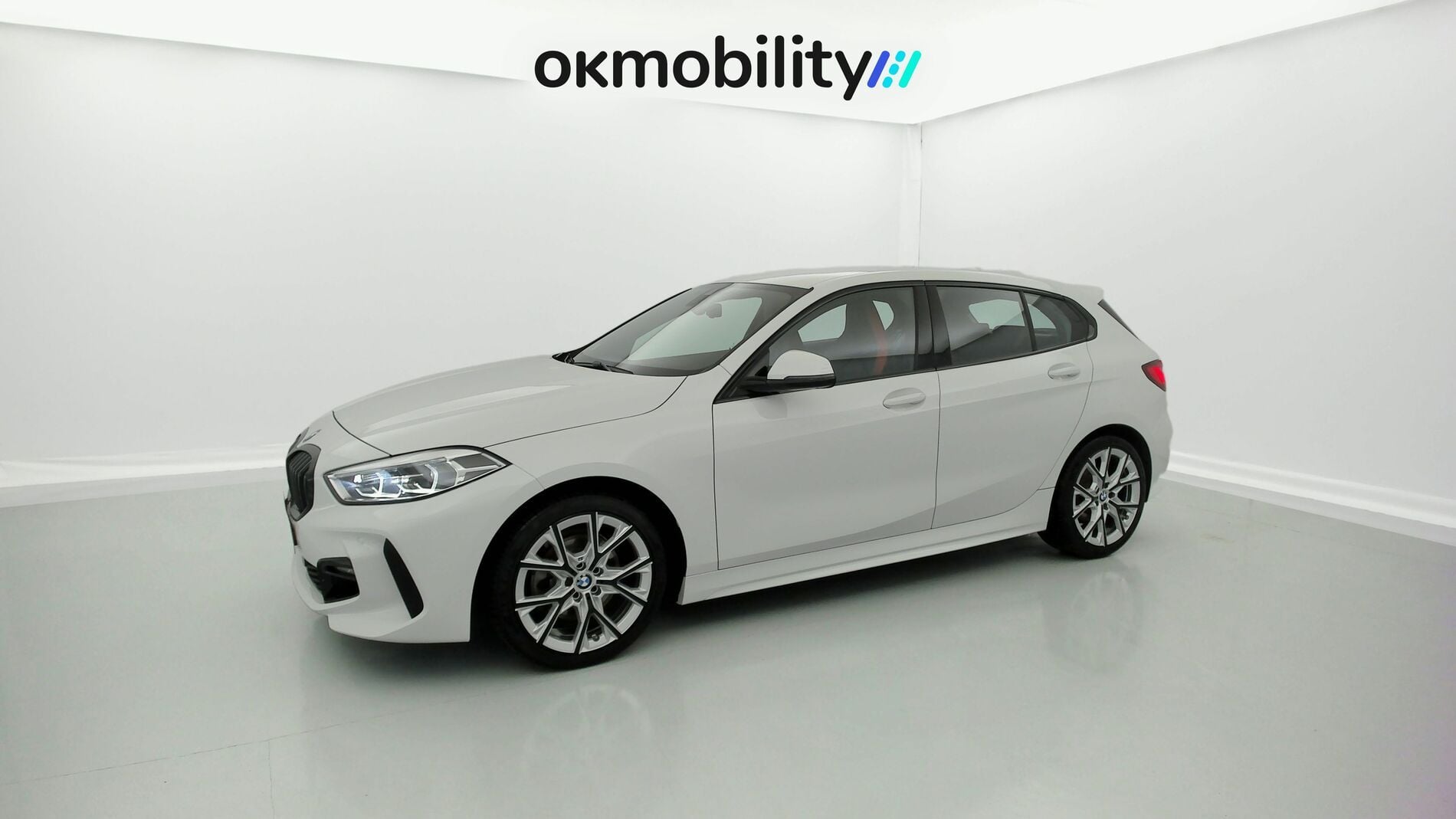 bmw serie 1 m sport colorvision 118I 136 STEPTRONIC 2024 alpinweiss 5