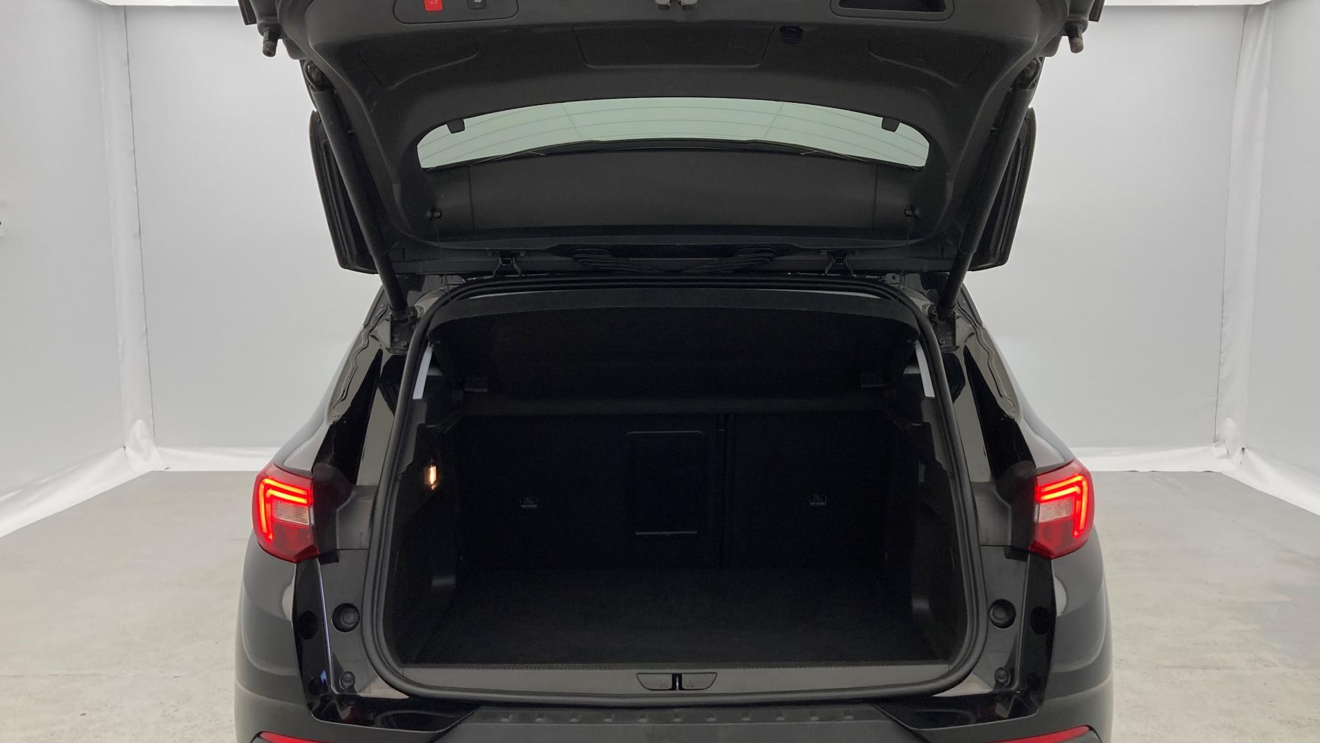 opel grandland x ultimate 1.6 PHEV 300 AT 2021 negro krakatoa 18