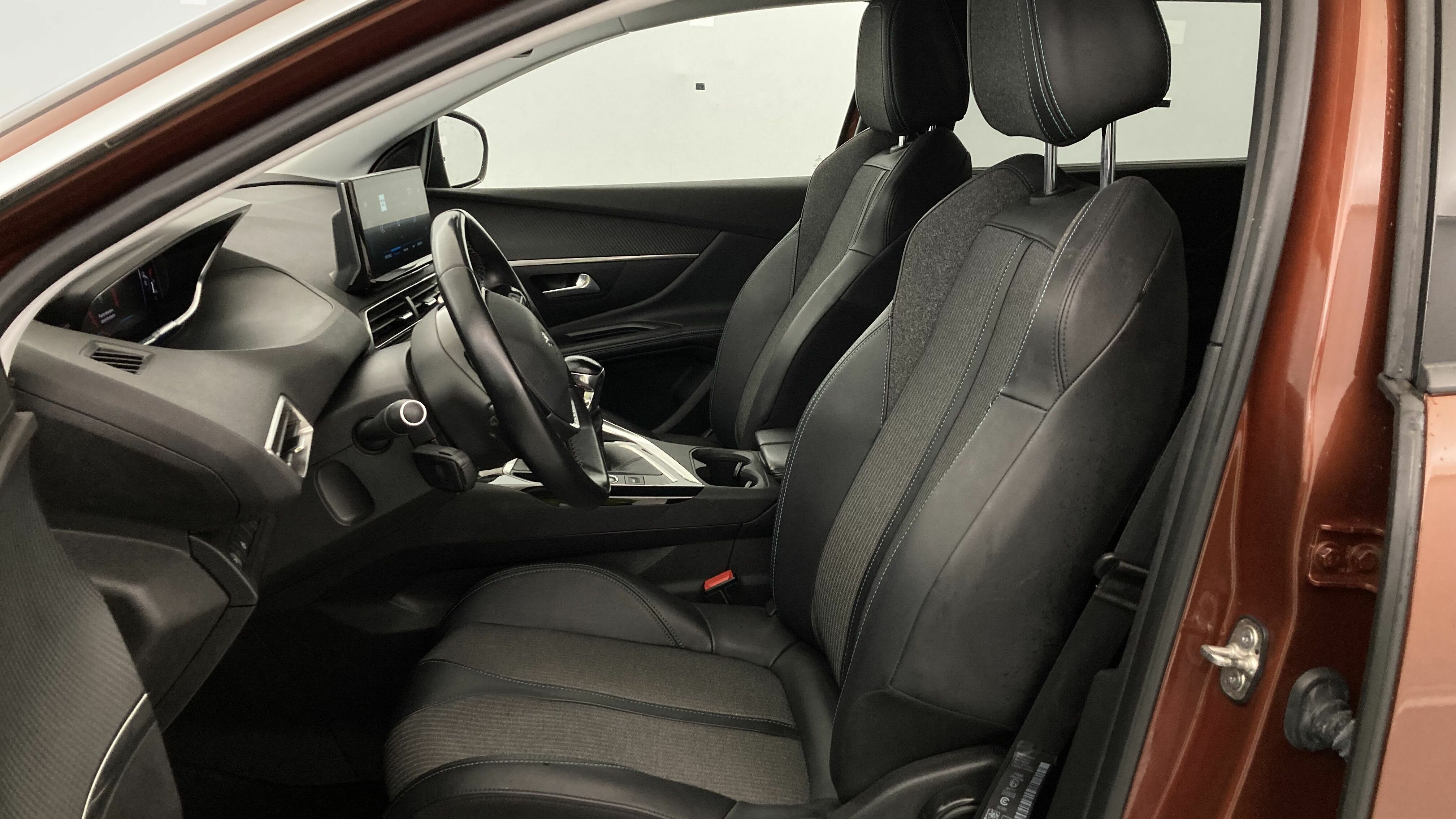 peugeot 5008 allure 1.2 PURETECH 130 2022 marron 15