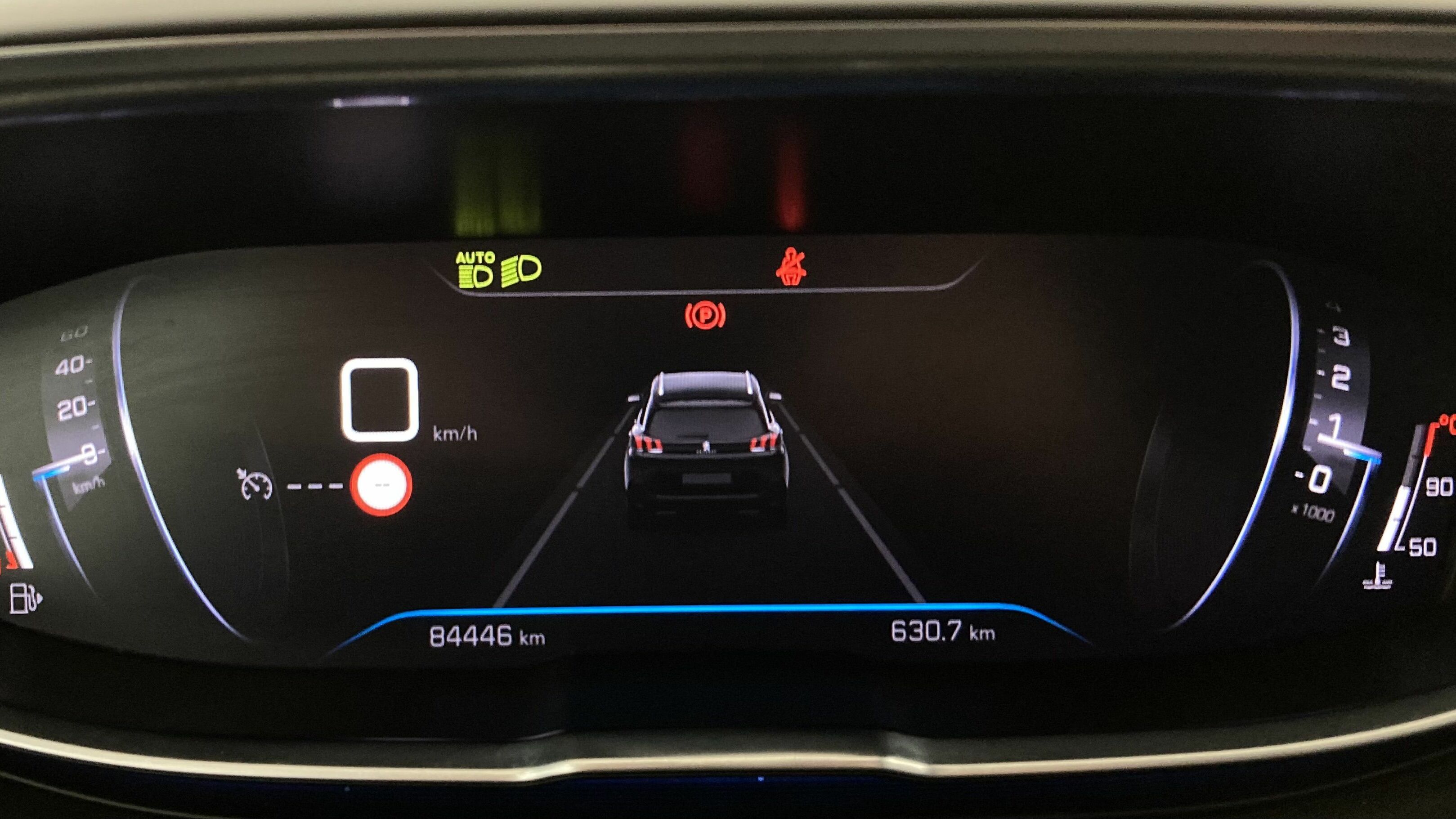 peugeot 5008 allure 1.2 PURETECH 130 2022 marron 19