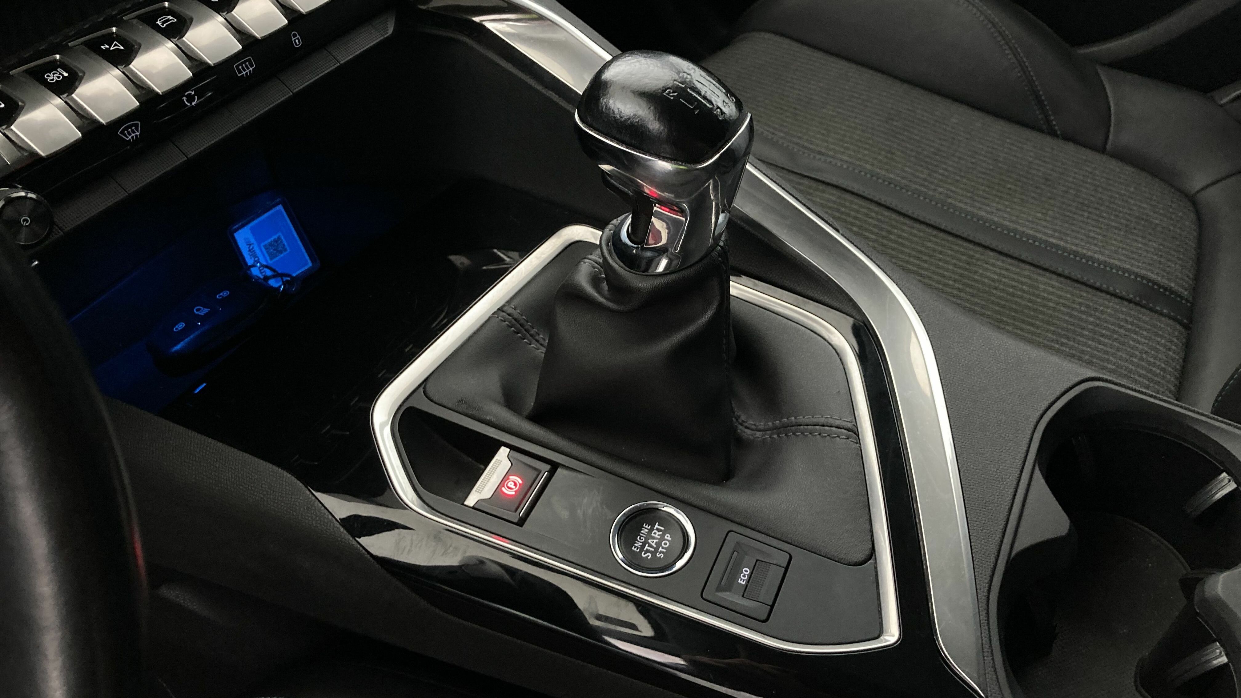 peugeot 5008 allure 1.2 PURETECH 130 2022 marron 21