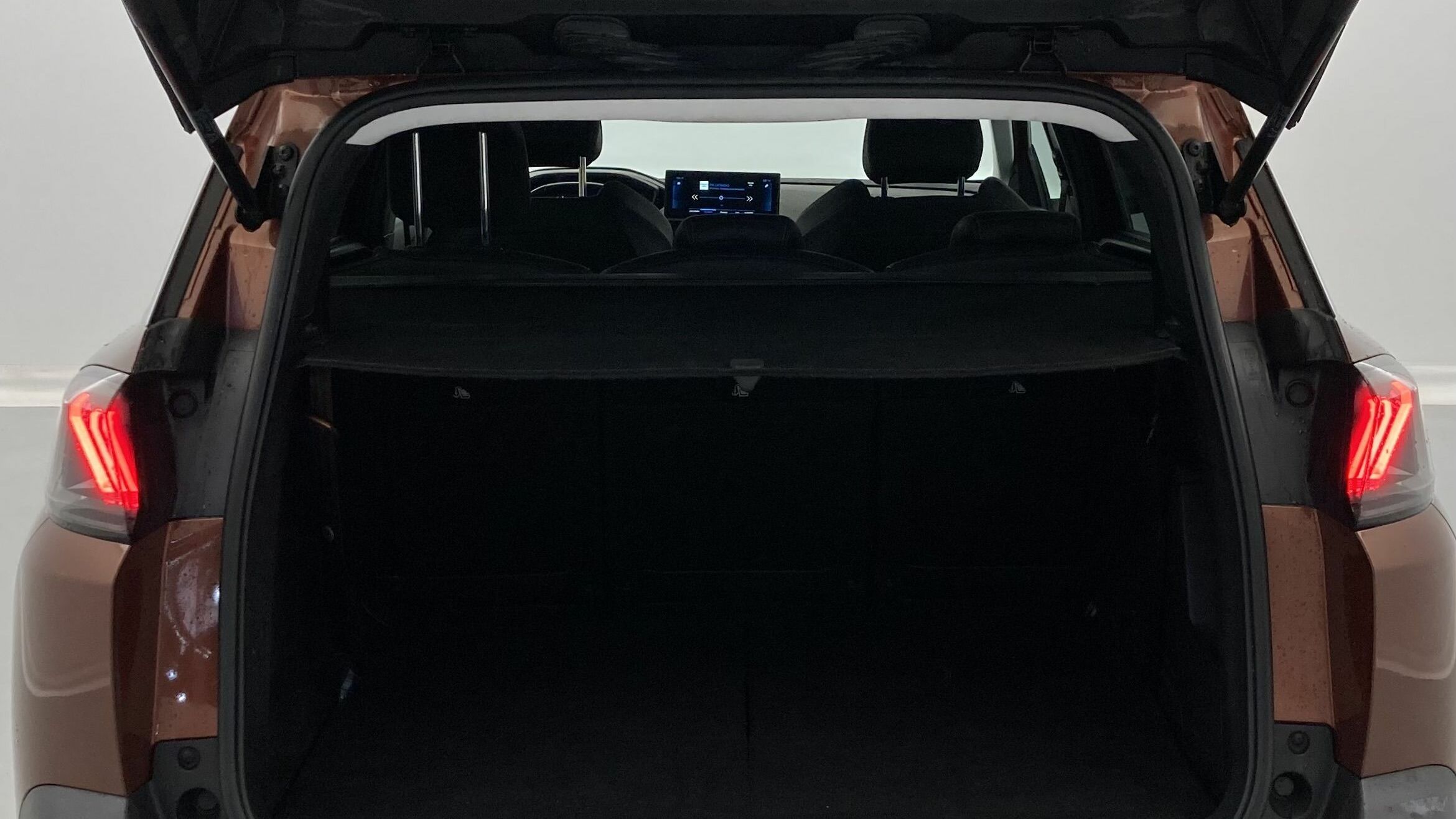 peugeot 5008 allure 1.2 PURETECH 130 2022 marron 25