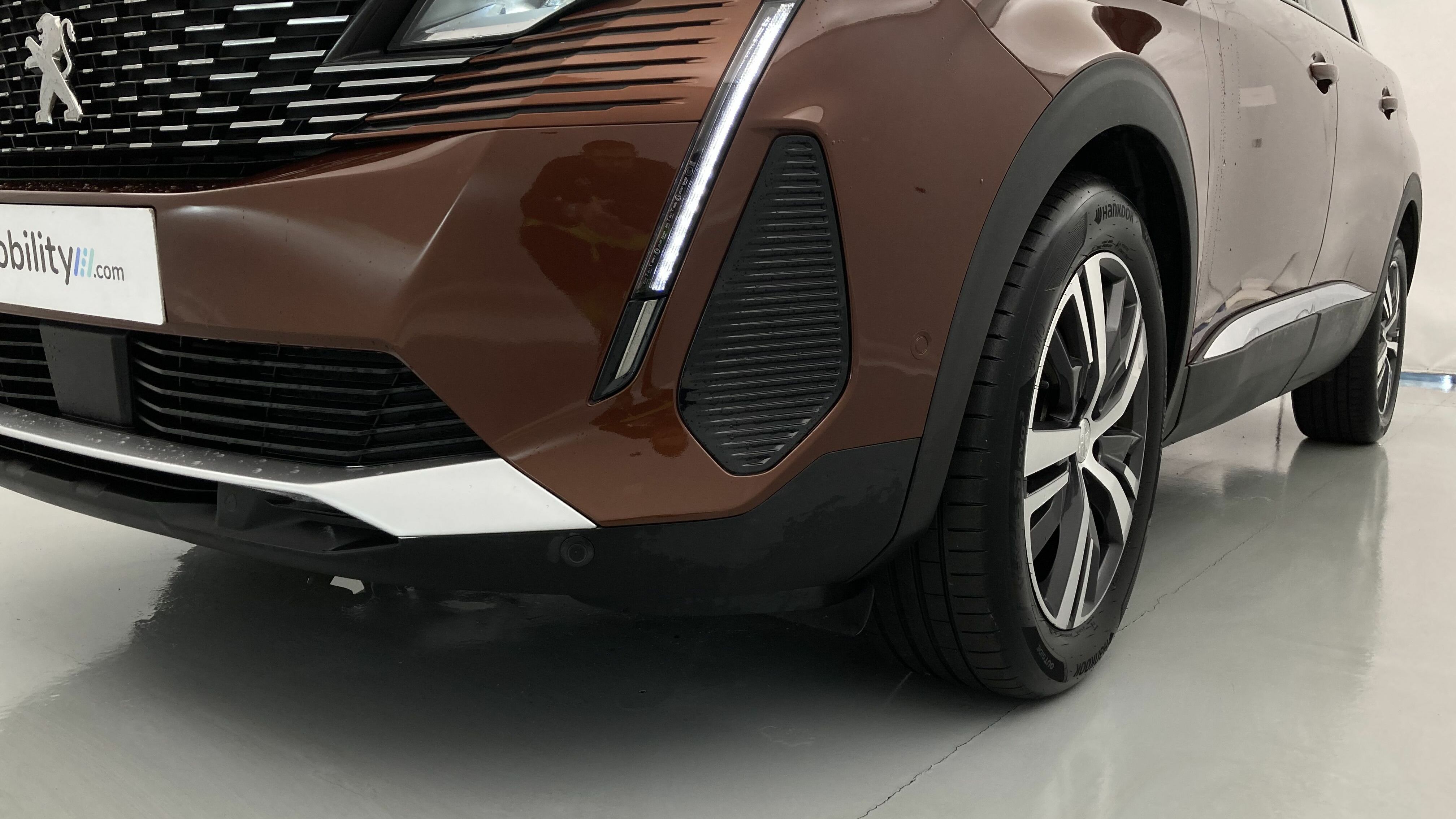 peugeot 5008 allure 1.2 PURETECH 130 2022 marron 27