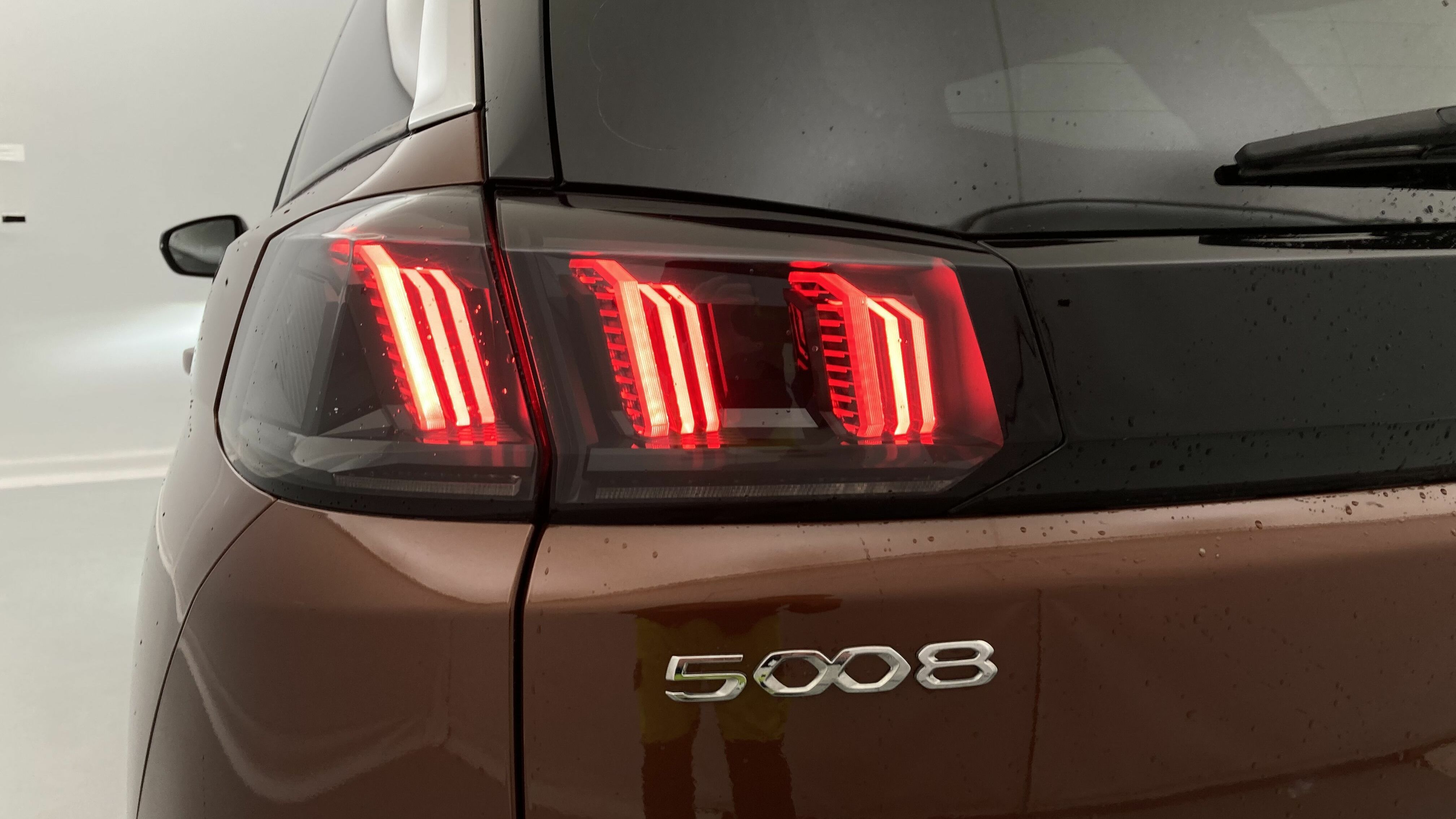 peugeot 5008 allure 1.2 PURETECH 130 2022 marron 31