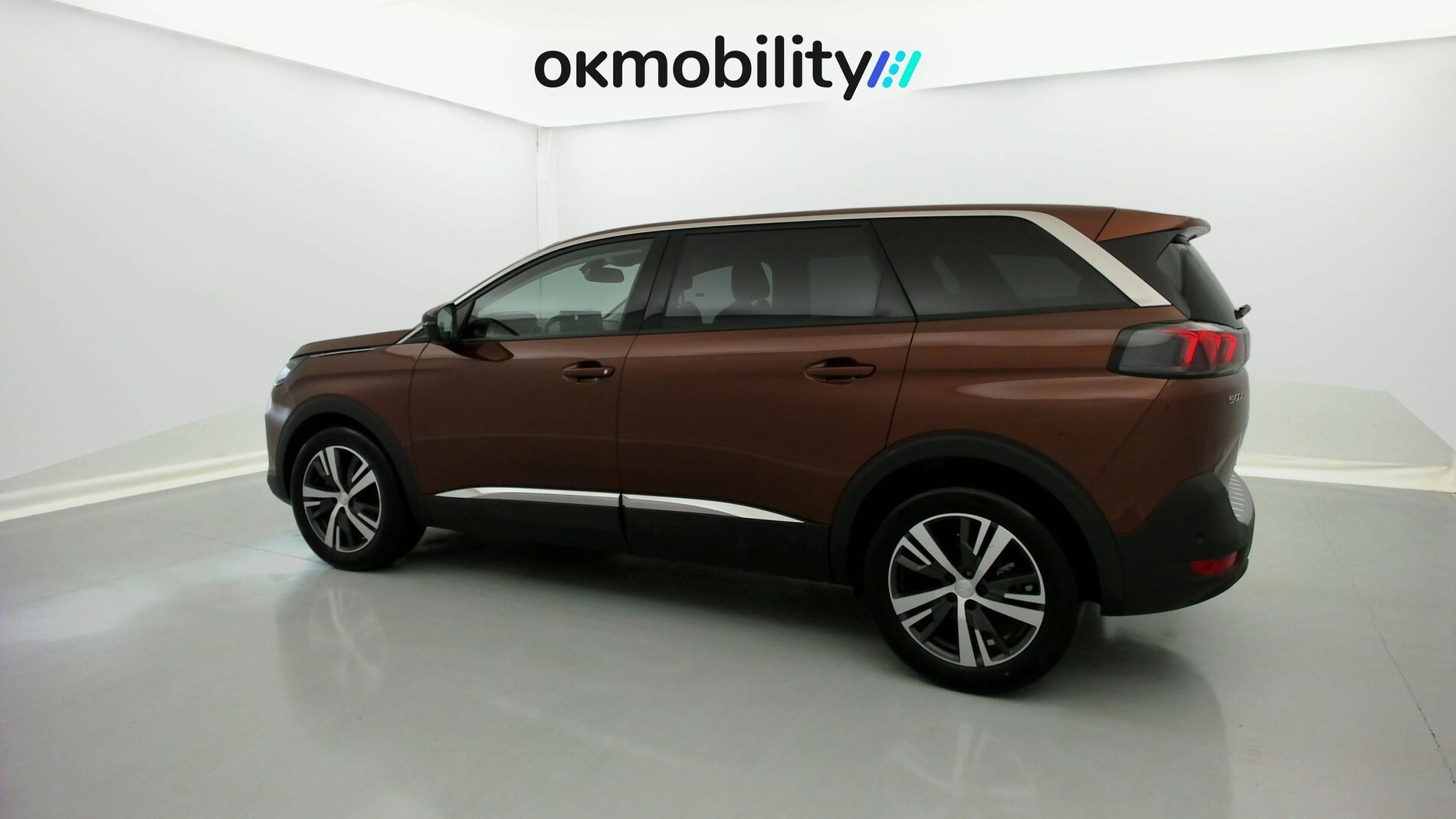 peugeot 5008 allure 1.2 PURETECH 130 2022 marron 9