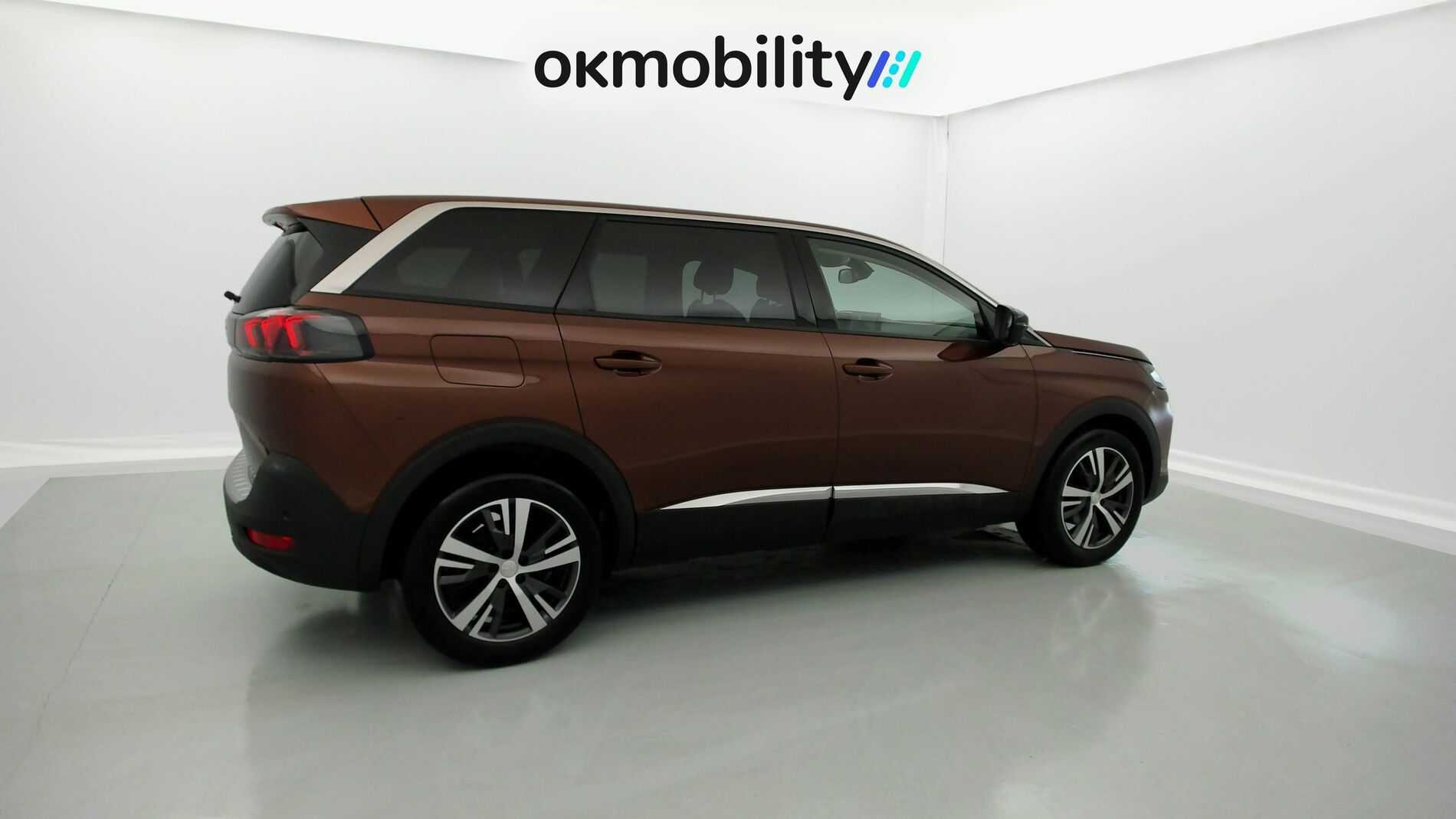 peugeot 5008 allure 1.2 PURETECH 130 2022 marron 13