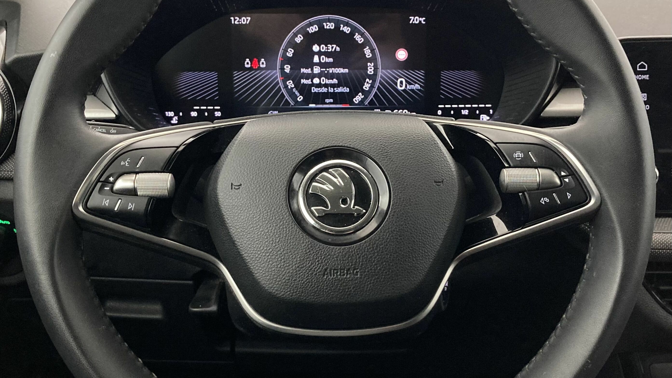 skoda fabia selection 1.0 MPI 80 2024 blanco glaciar 16