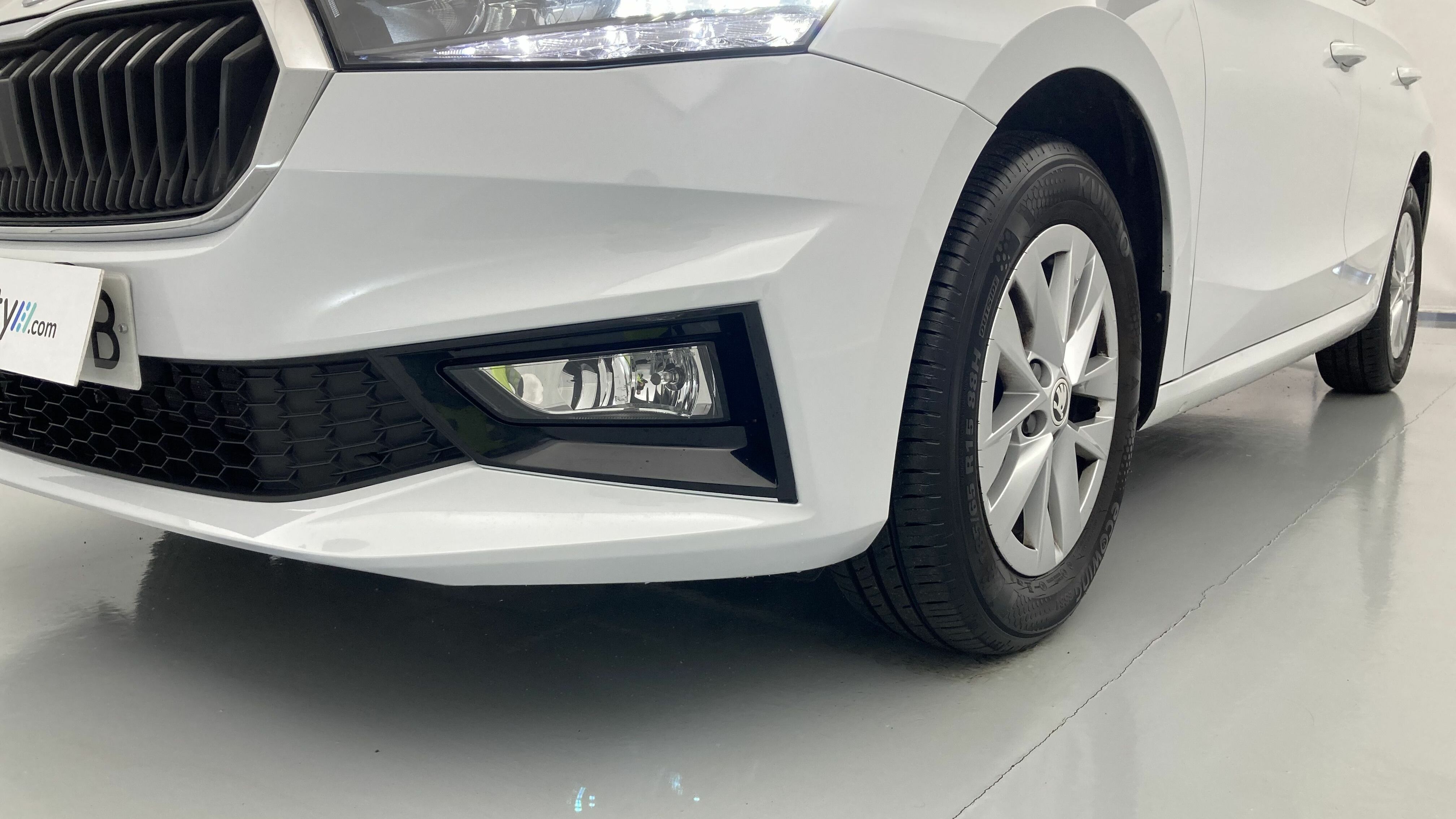 skoda fabia selection 1.0 MPI 80 2024 blanco glaciar 25