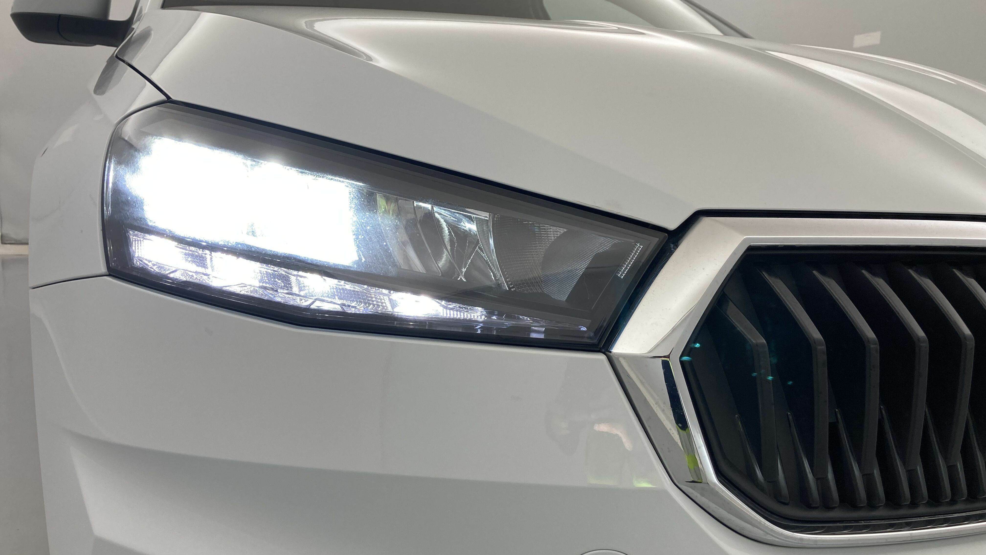 skoda fabia selection 1.0 MPI 80 2024 blanco glaciar 28