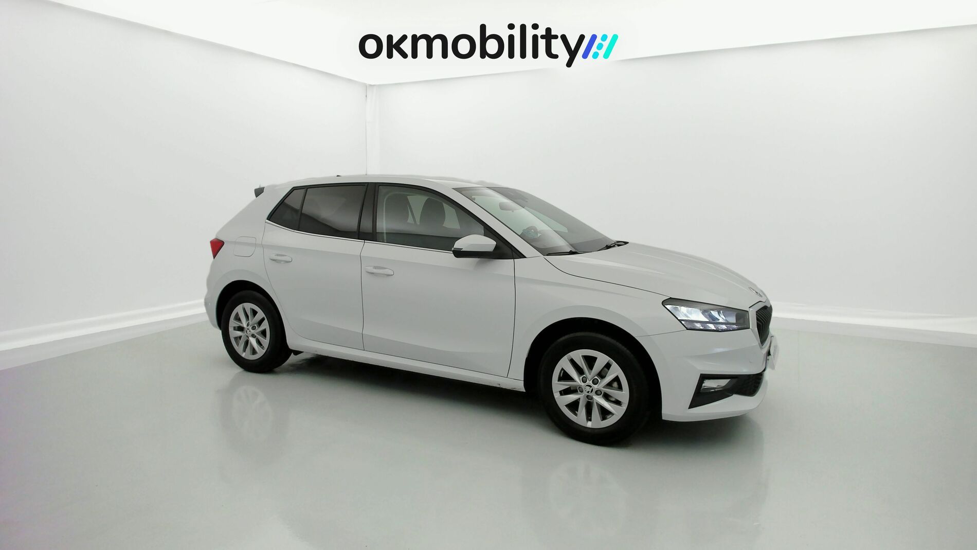 skoda fabia selection 1.0 MPI 80 2024 blanco glaciar 2