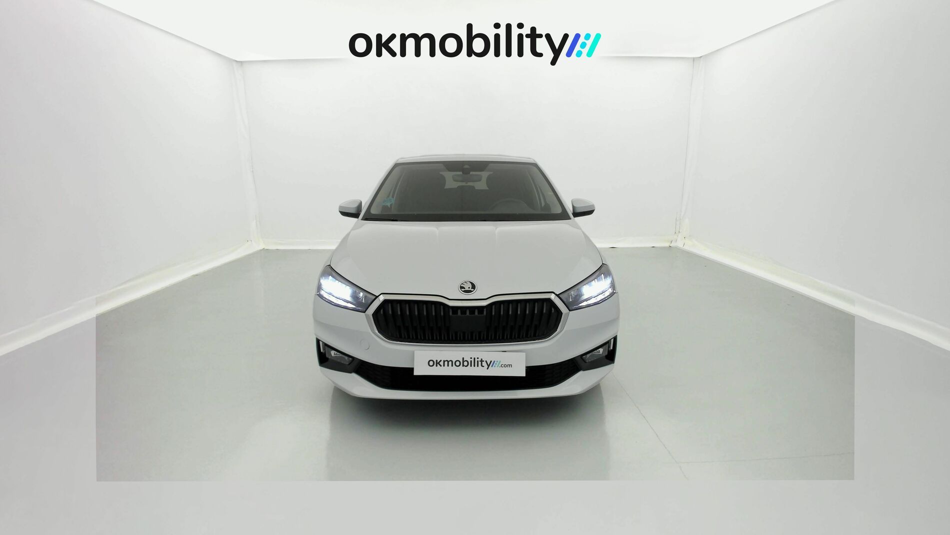 skoda fabia selection 1.0 MPI 80 2024 blanco glaciar 3