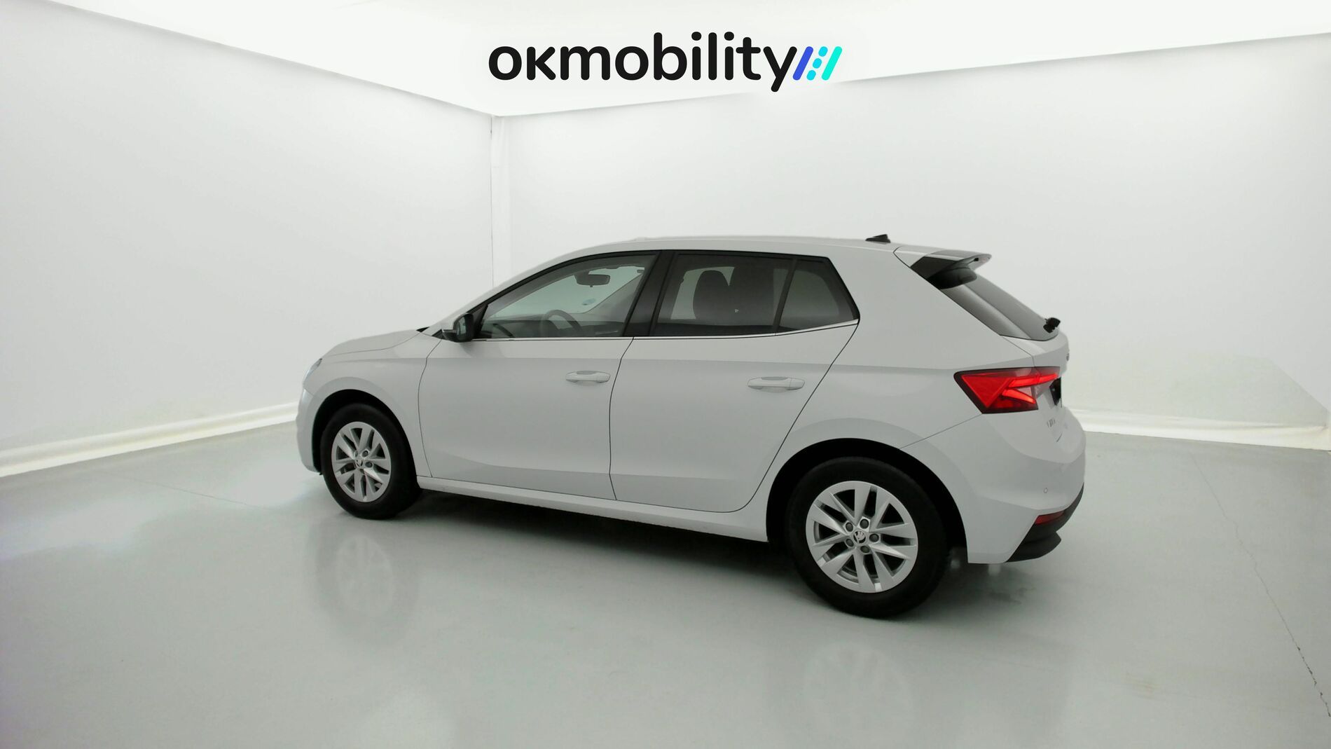 skoda fabia selection 1.0 MPI 80 2024 blanco glaciar 7