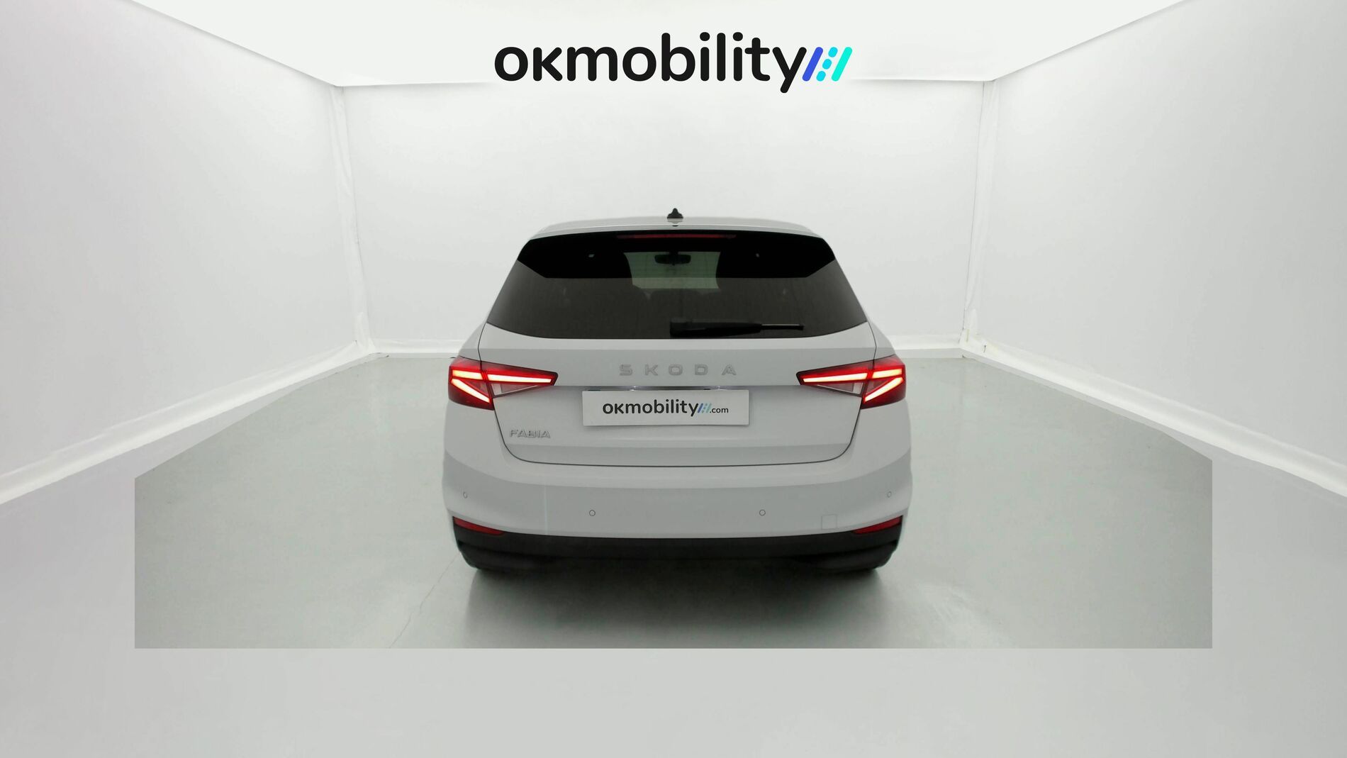 skoda fabia selection 1.0 MPI 80 2024 blanco glaciar 9