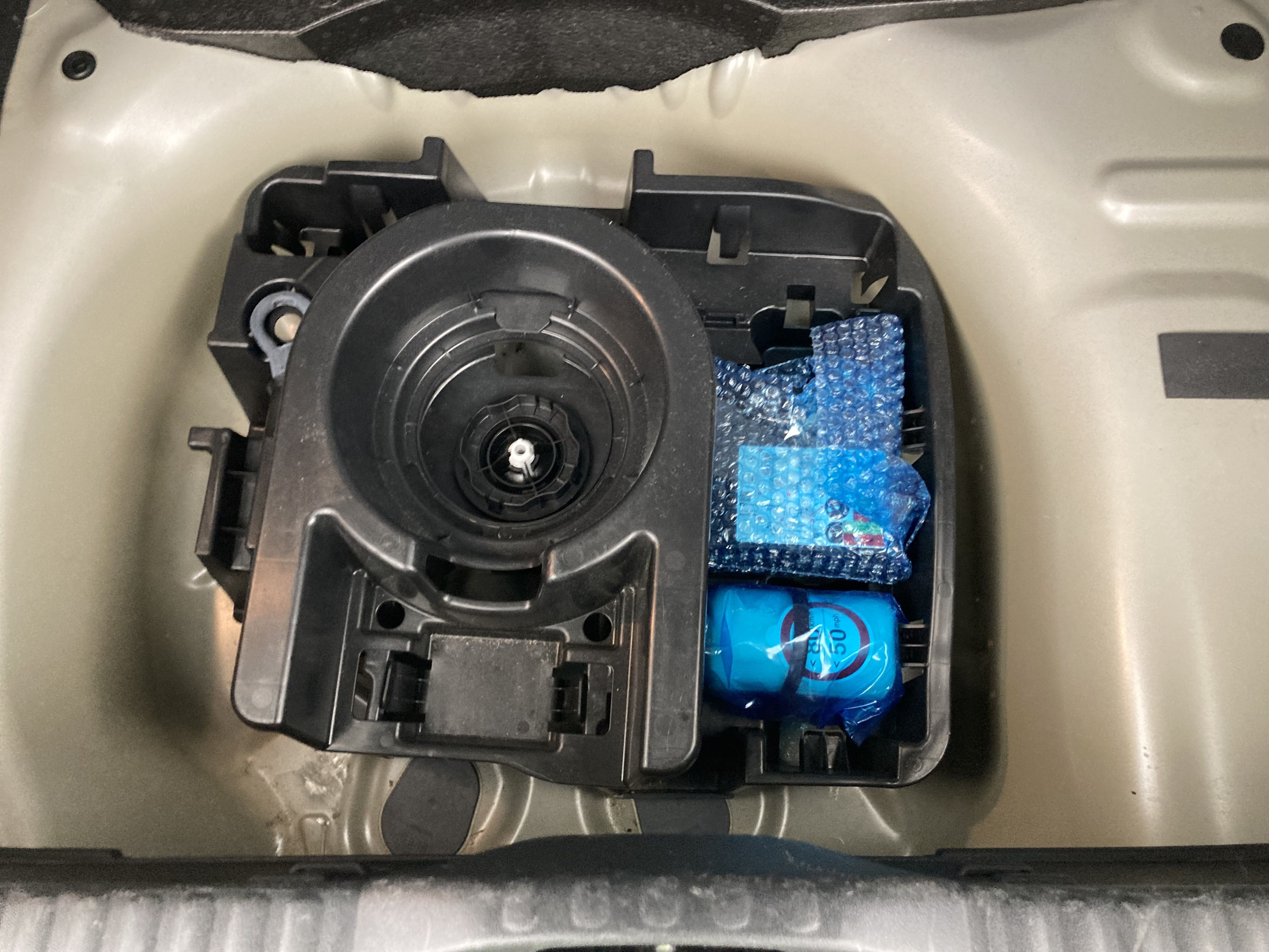 citroen c3 shine 1.2 PURETECH 83 2023 gris acero / negro 26