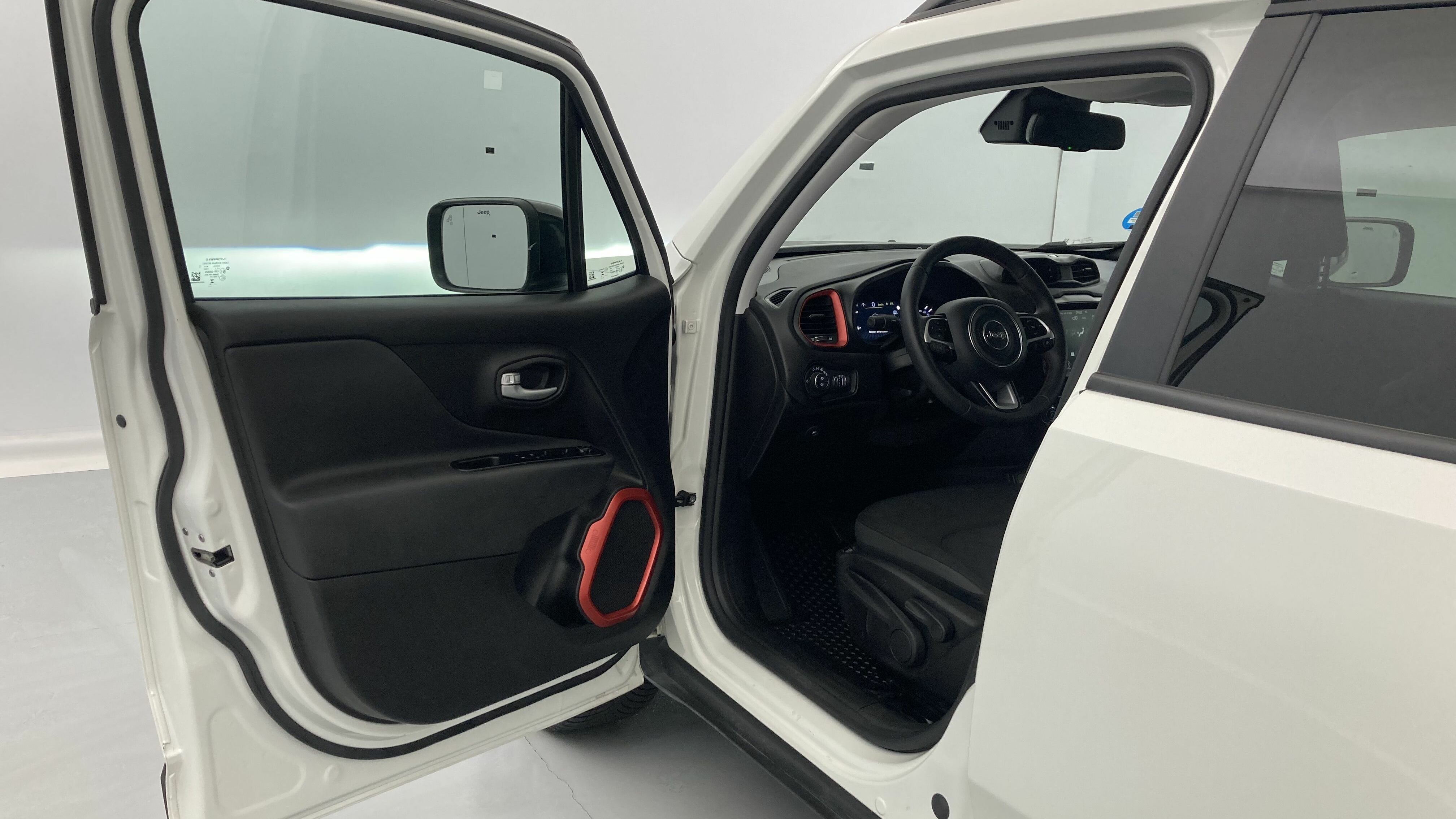 jeep renegade trailhawk 1.3 PHEV 240 AWD 2023 blanco alpine 12