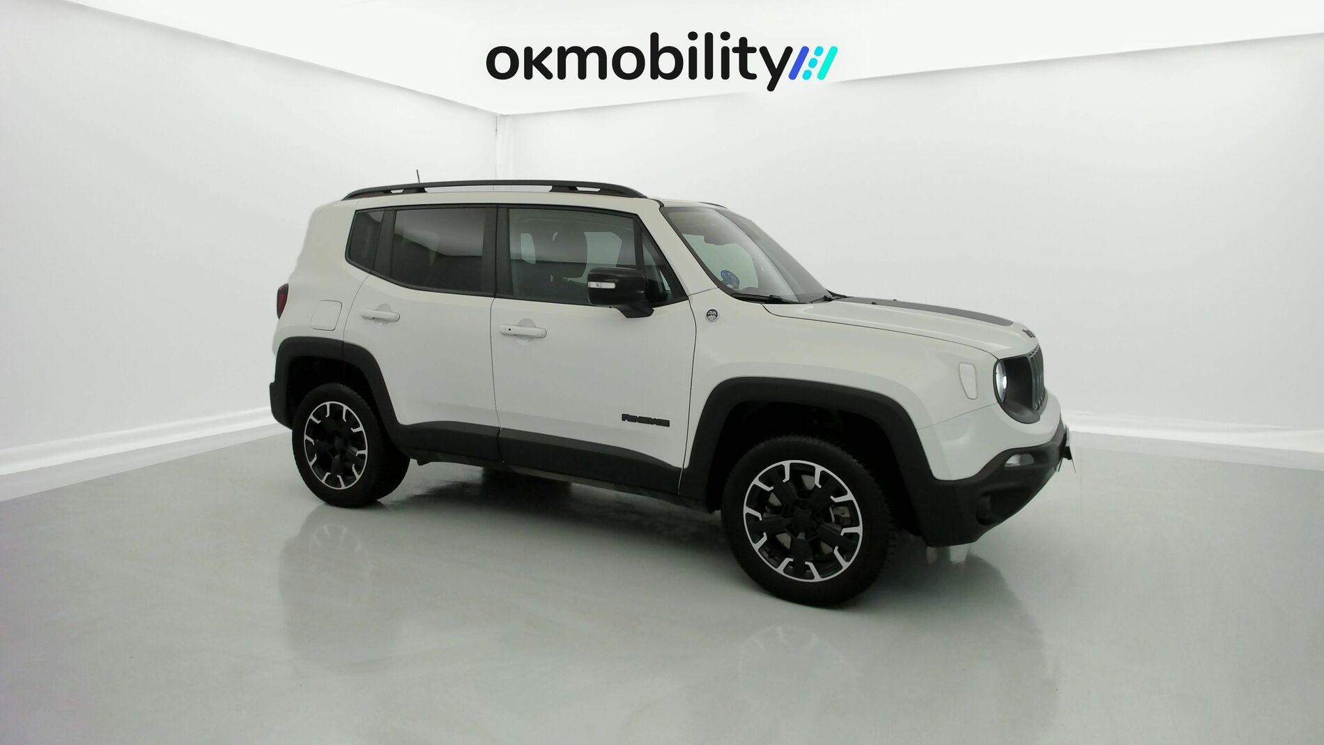 jeep renegade trailhawk 1.3 PHEV 240 AWD 2023 blanco alpine 2