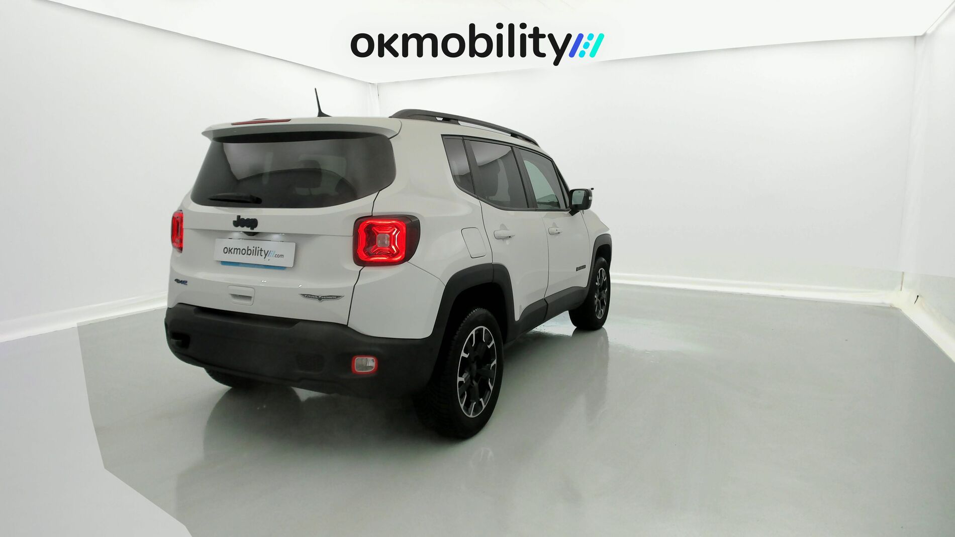 jeep renegade trailhawk 1.3 PHEV 240 AWD 2023 blanco alpine 10