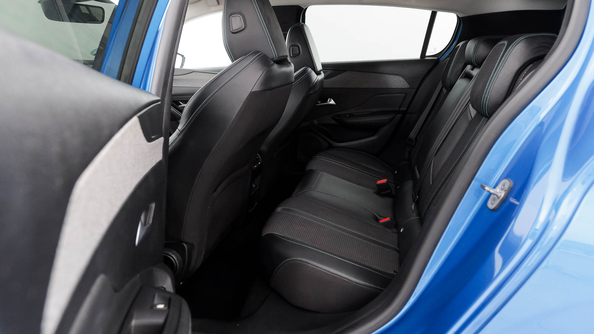 peugeot 308 allure 1.2 PURETECH 130 EAT 2023 azul vertigo 21