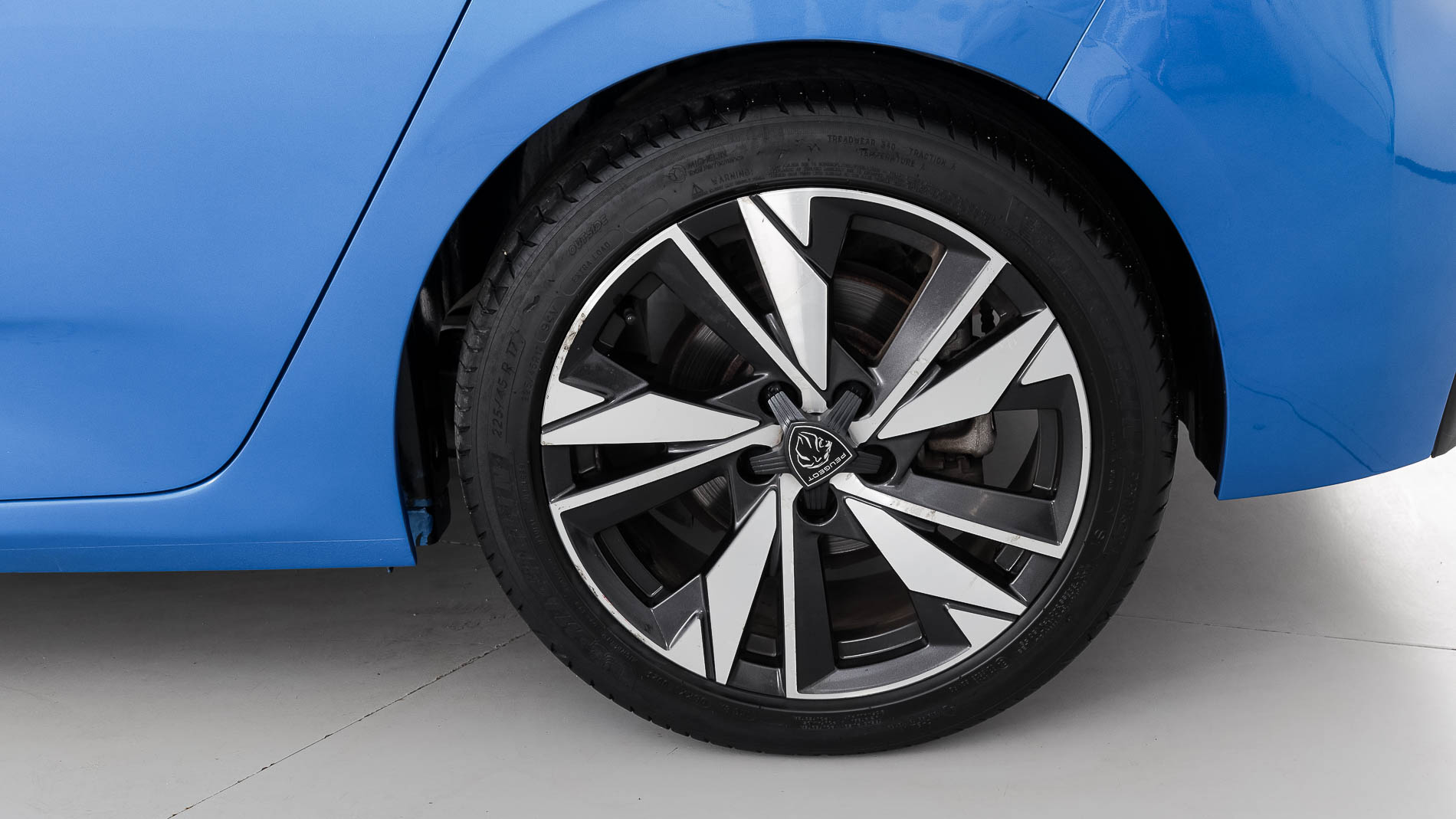 peugeot 308 allure 1.2 PURETECH 130 EAT 2023 azul vertigo 25