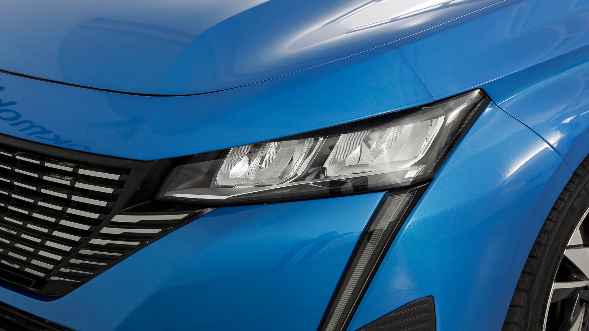 peugeot 308 allure 1.2 PURETECH 130 EAT 2023 azul vertigo 29