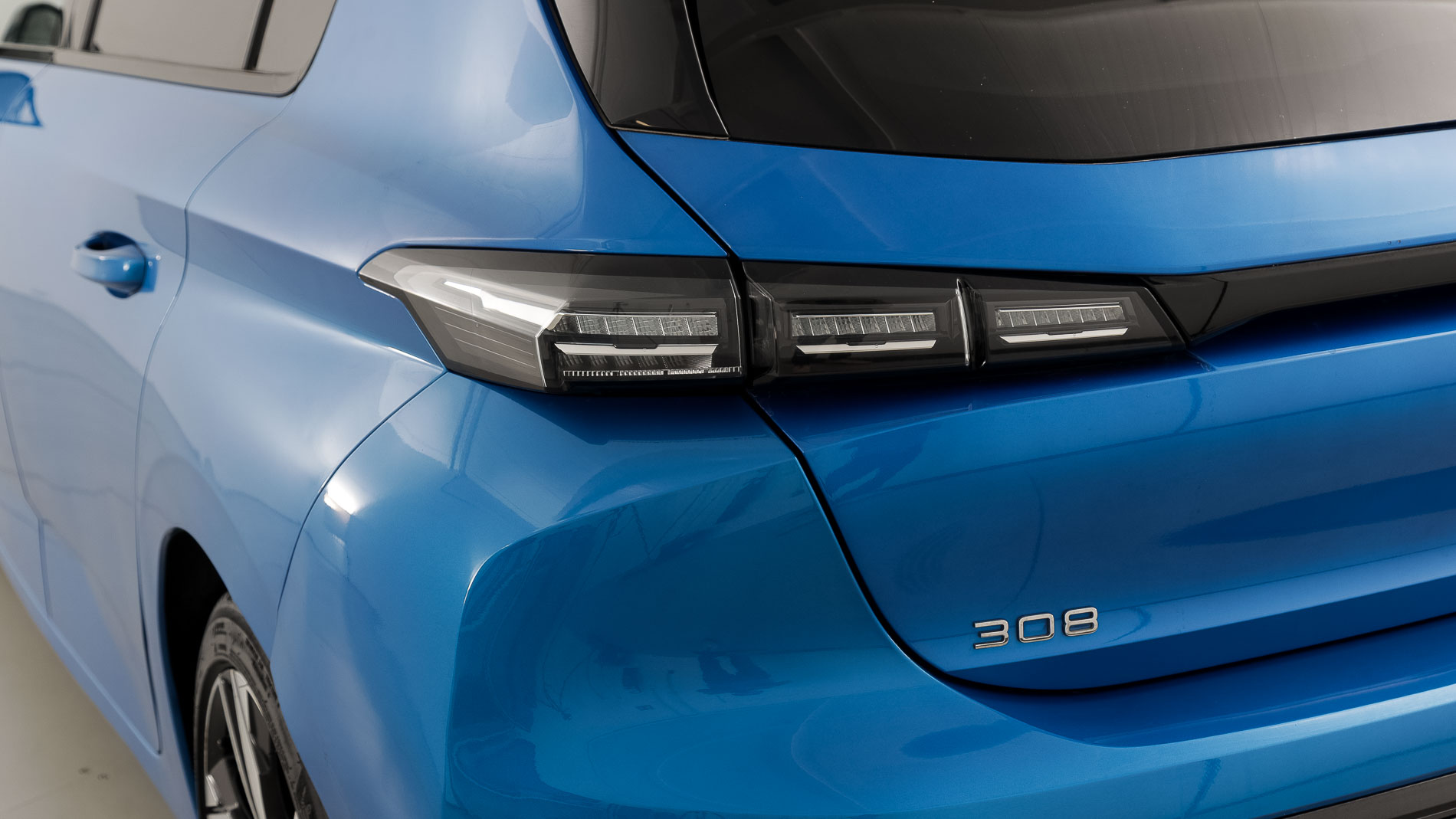 peugeot 308 allure 1.2 PURETECH 130 EAT 2023 azul vertigo 30