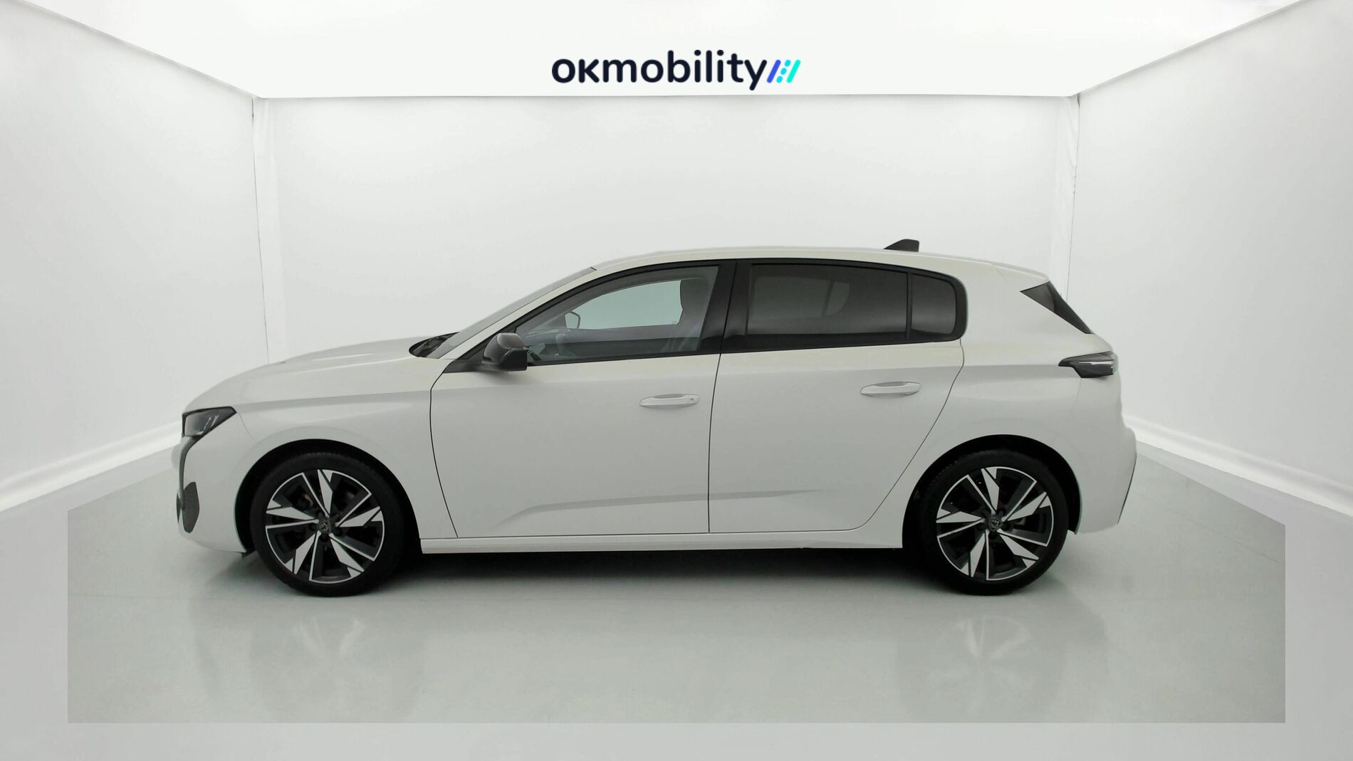 peugeot 308 allure 1.2 PURETECH 130 EAT 2023 blanco nacarado 3