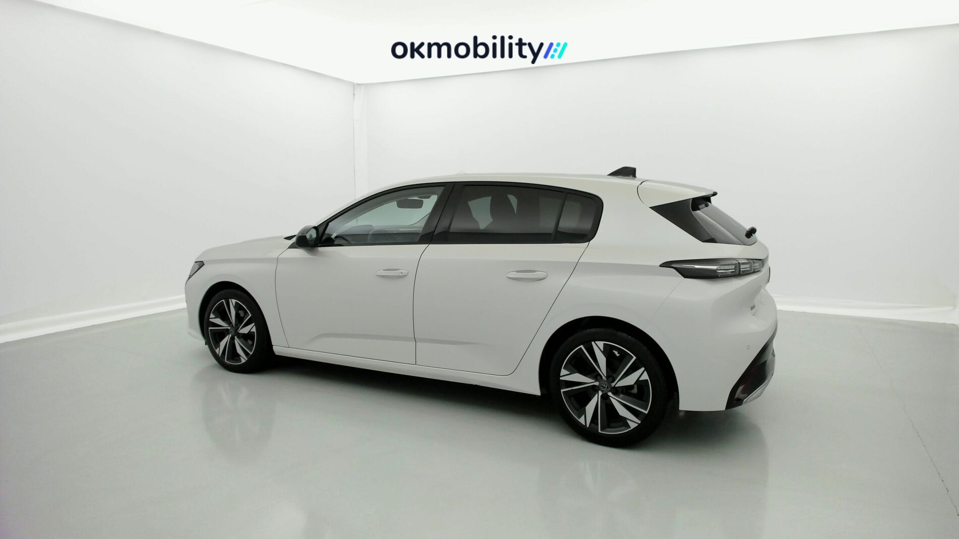 peugeot 308 allure 1.2 PURETECH 130 EAT 2023 blanco nacarado 4