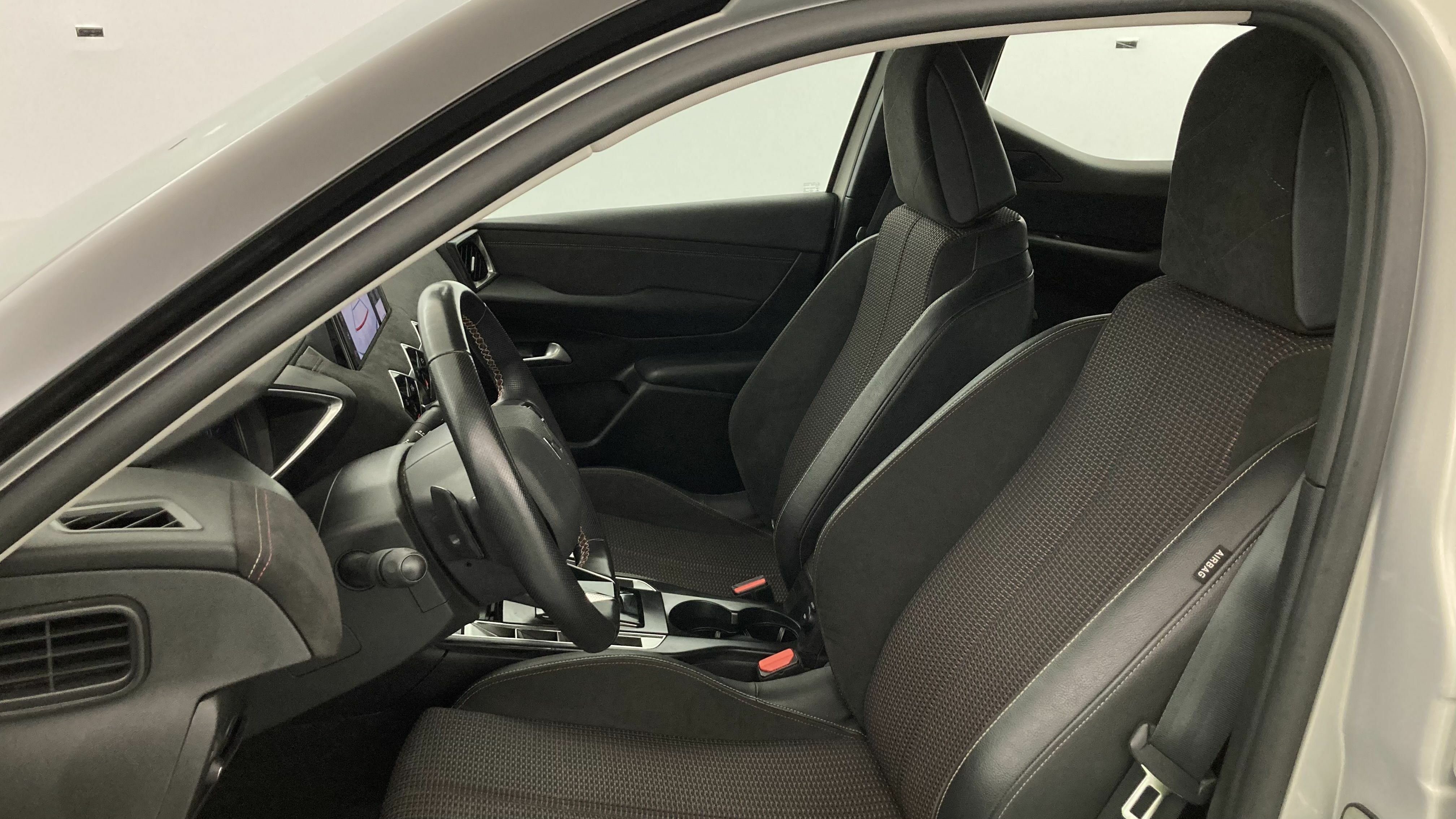 ds ds3 crossback performance line 1.5 BLUEHDI 130 EAT 2023 crystal pearl 13