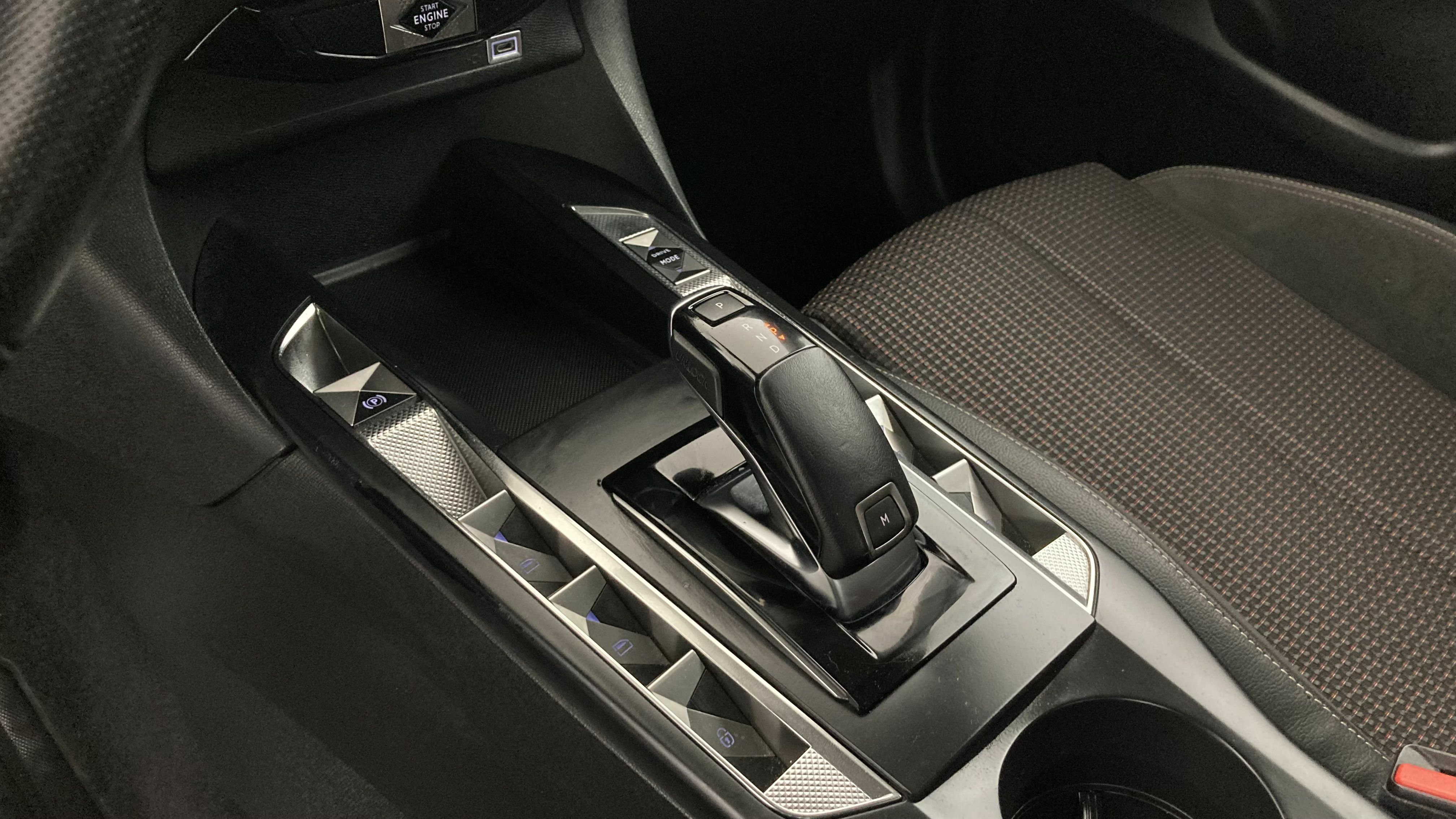 ds ds3 crossback performance line 1.5 BLUEHDI 130 EAT 2023 crystal pearl 19