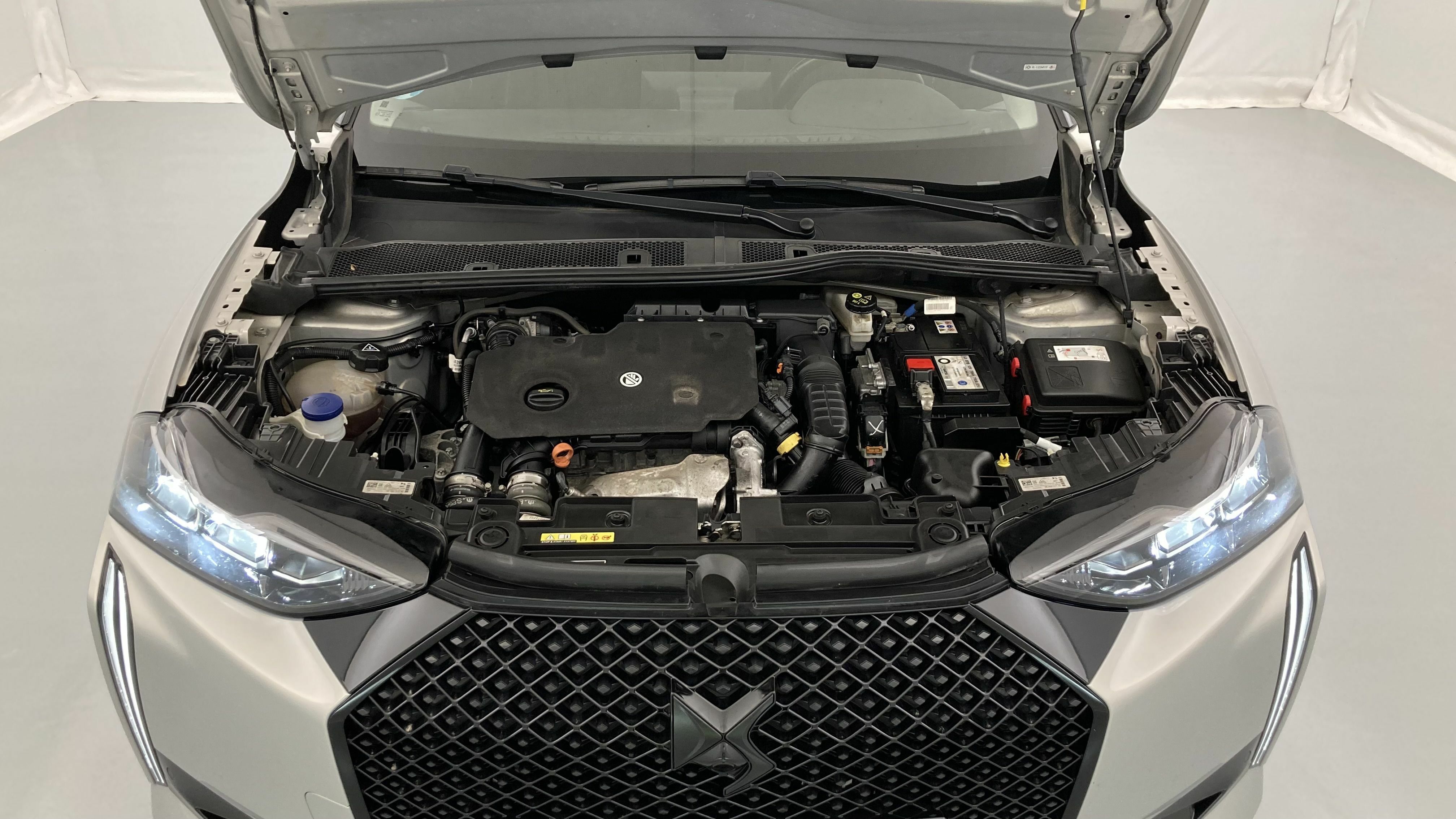 ds ds3 crossback performance line 1.5 BLUEHDI 130 EAT 2023 crystal pearl 24