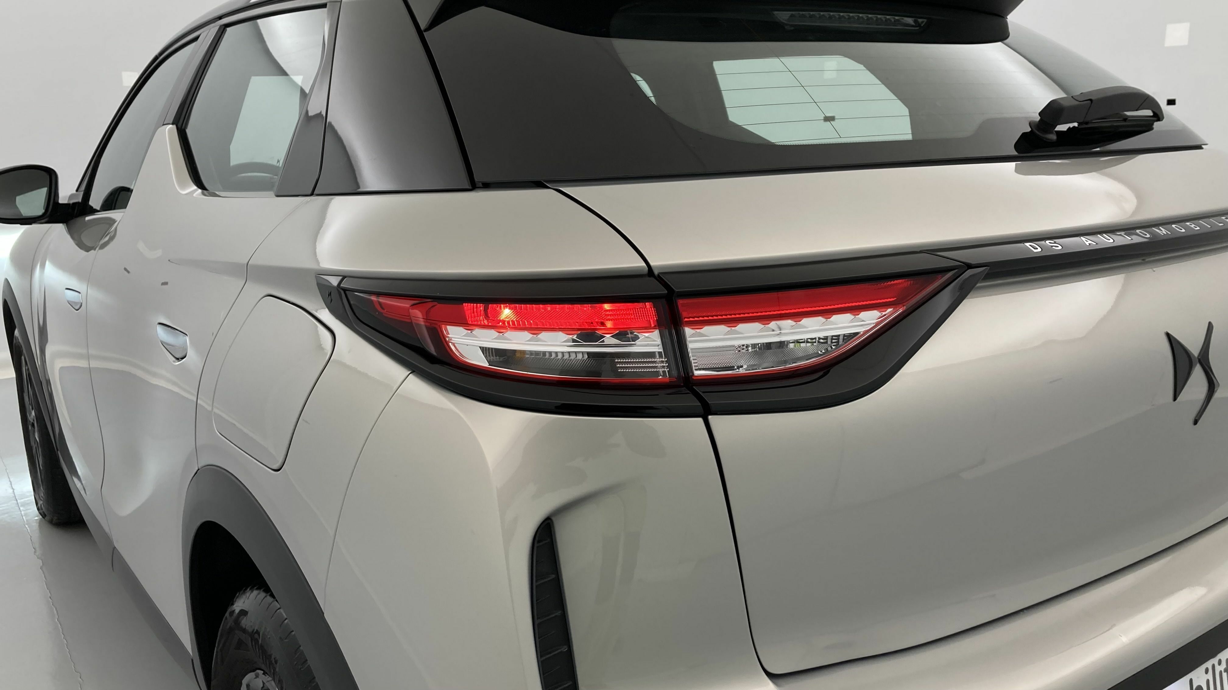 ds ds3 crossback performance line 1.5 BLUEHDI 130 EAT 2023 crystal pearl 29