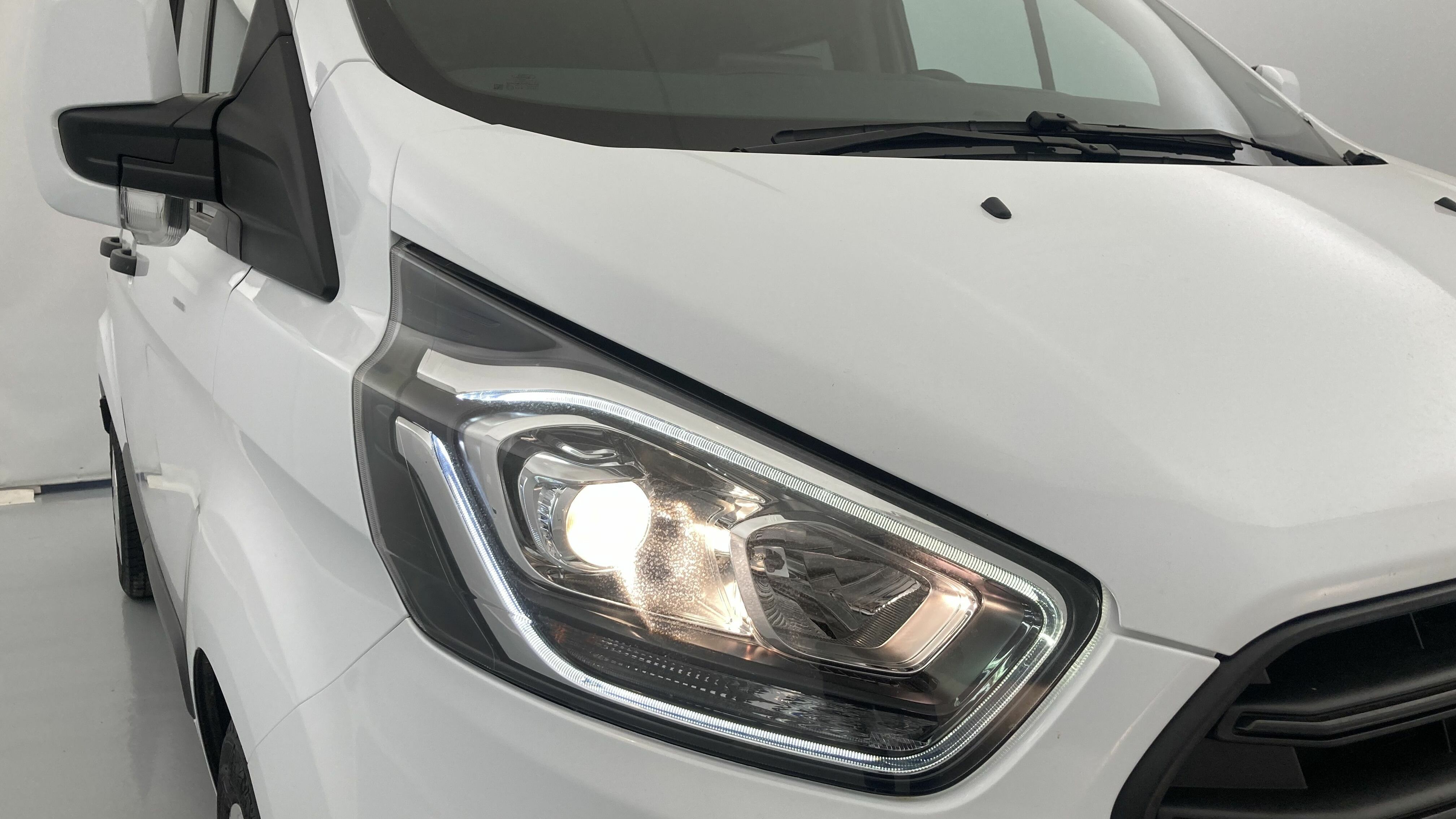 ford transit custom trend l2h1 9pl 2.0 ECOBLUE 130 2023 frozen white 28
