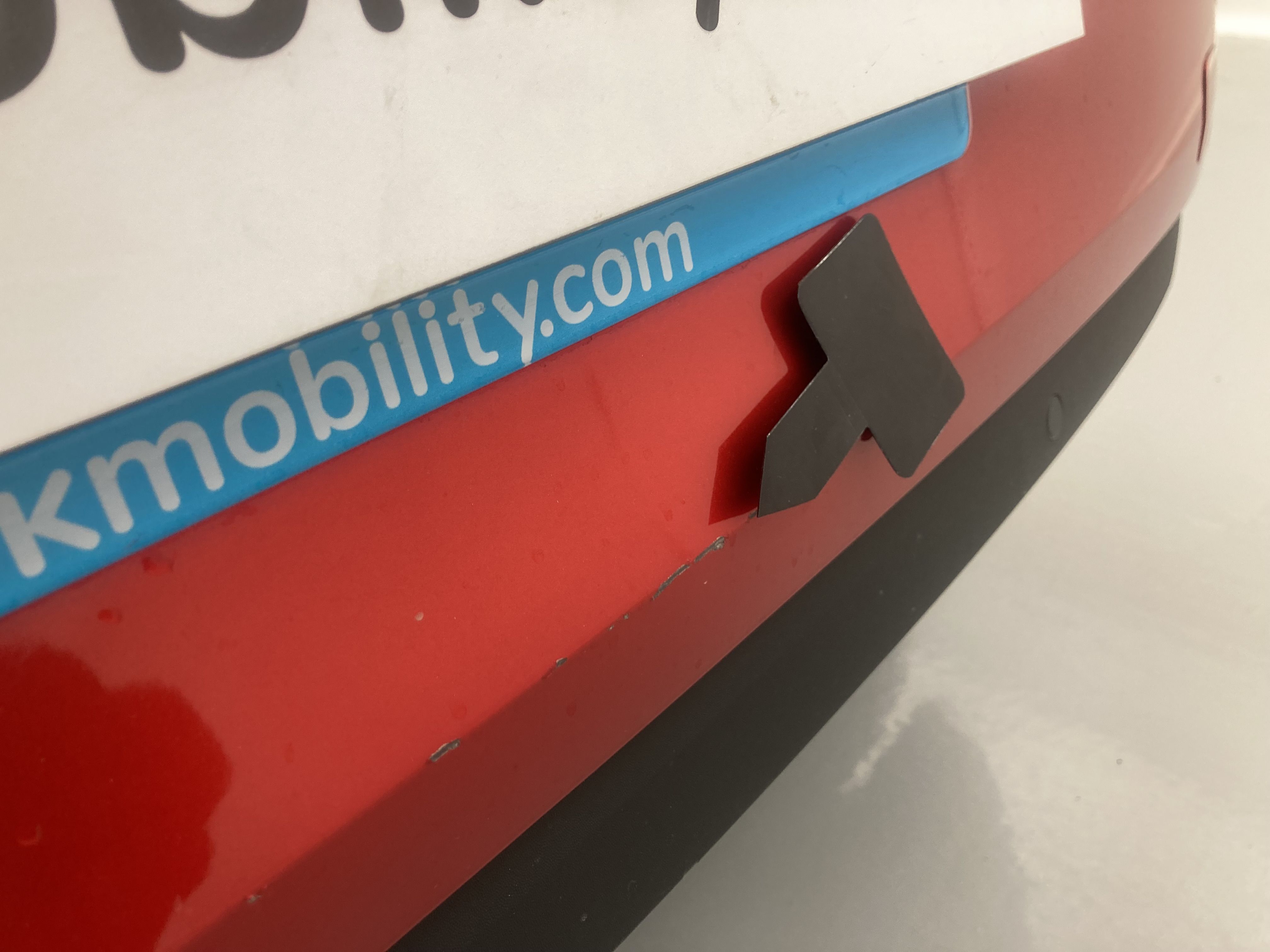 renault clio evolution 1.5 DCI 100 2025 rojo deseo 16