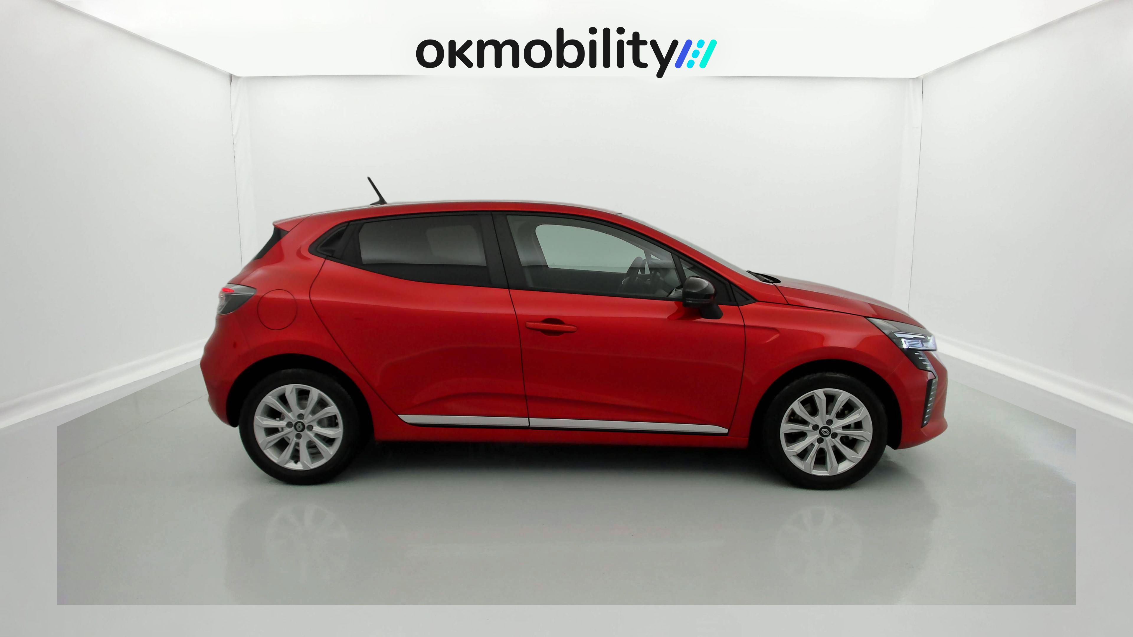 renault clio evolution 1.5 DCI 100 2025 rojo deseo 3