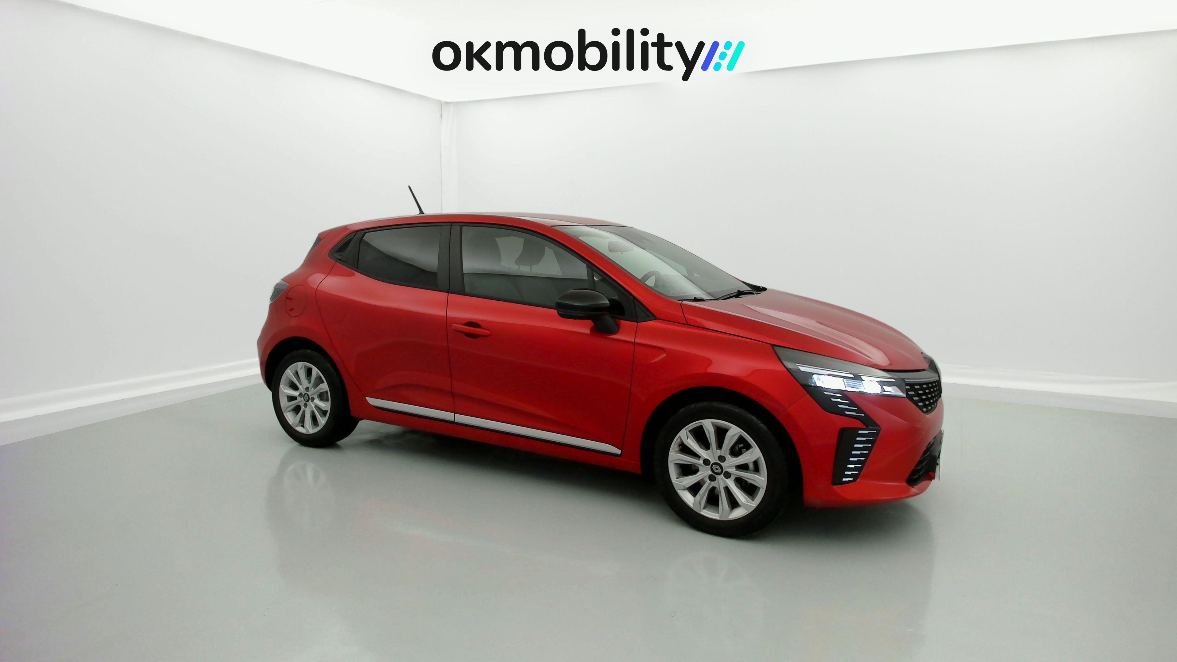 renault clio evolution 1.5 DCI 100 2025 rojo deseo 4